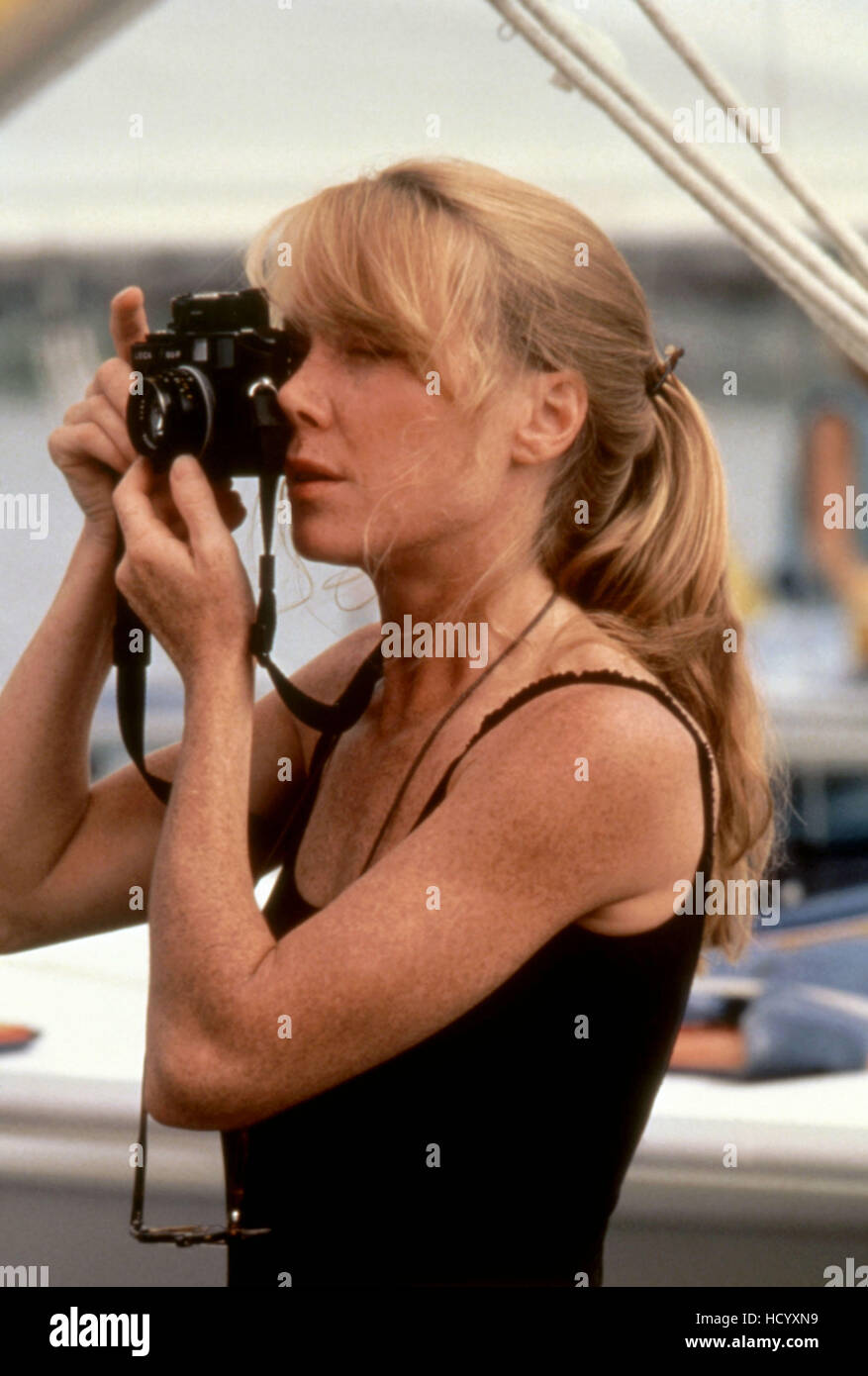 VIOLETS ARE BLUE, Sissy Spacek (with Leica camera), 1986, (c)Columbia