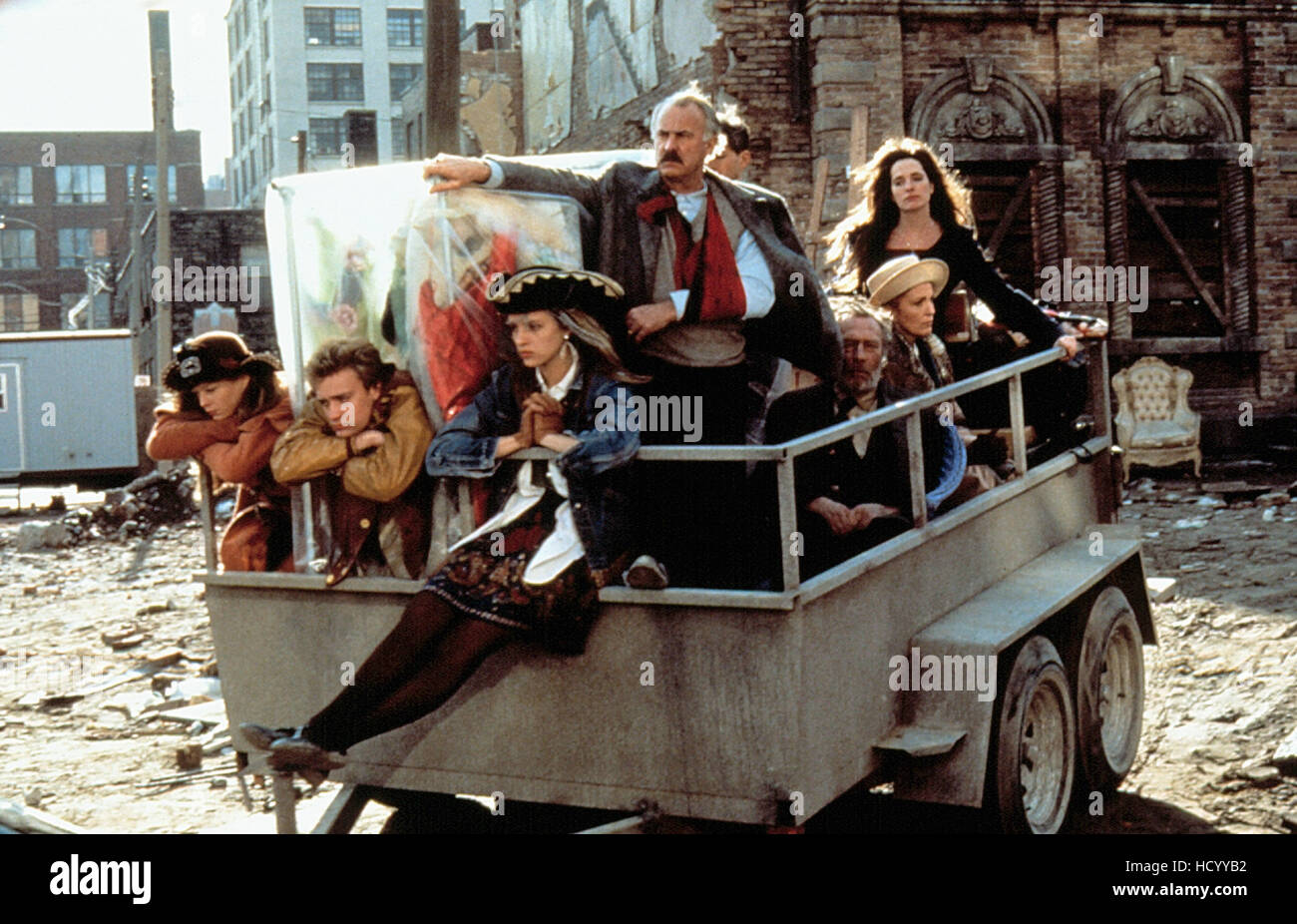 WHERE THE HEART IS, Suzy Amis, David Hewlett, Uma Thurman, Dabney Coleman,  Christopher Plummer, Joanna Cassidy, Sheila Kelley Stock Photo - Alamy, image size:1300x926