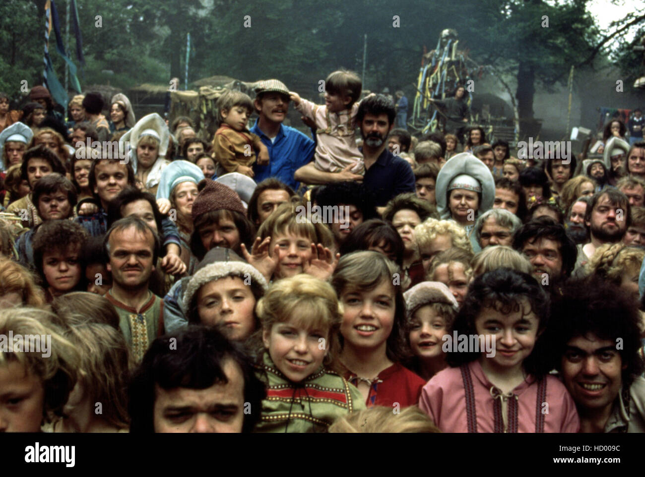 WILLOW, Director Ron Howard, producer Lucas with cast members on