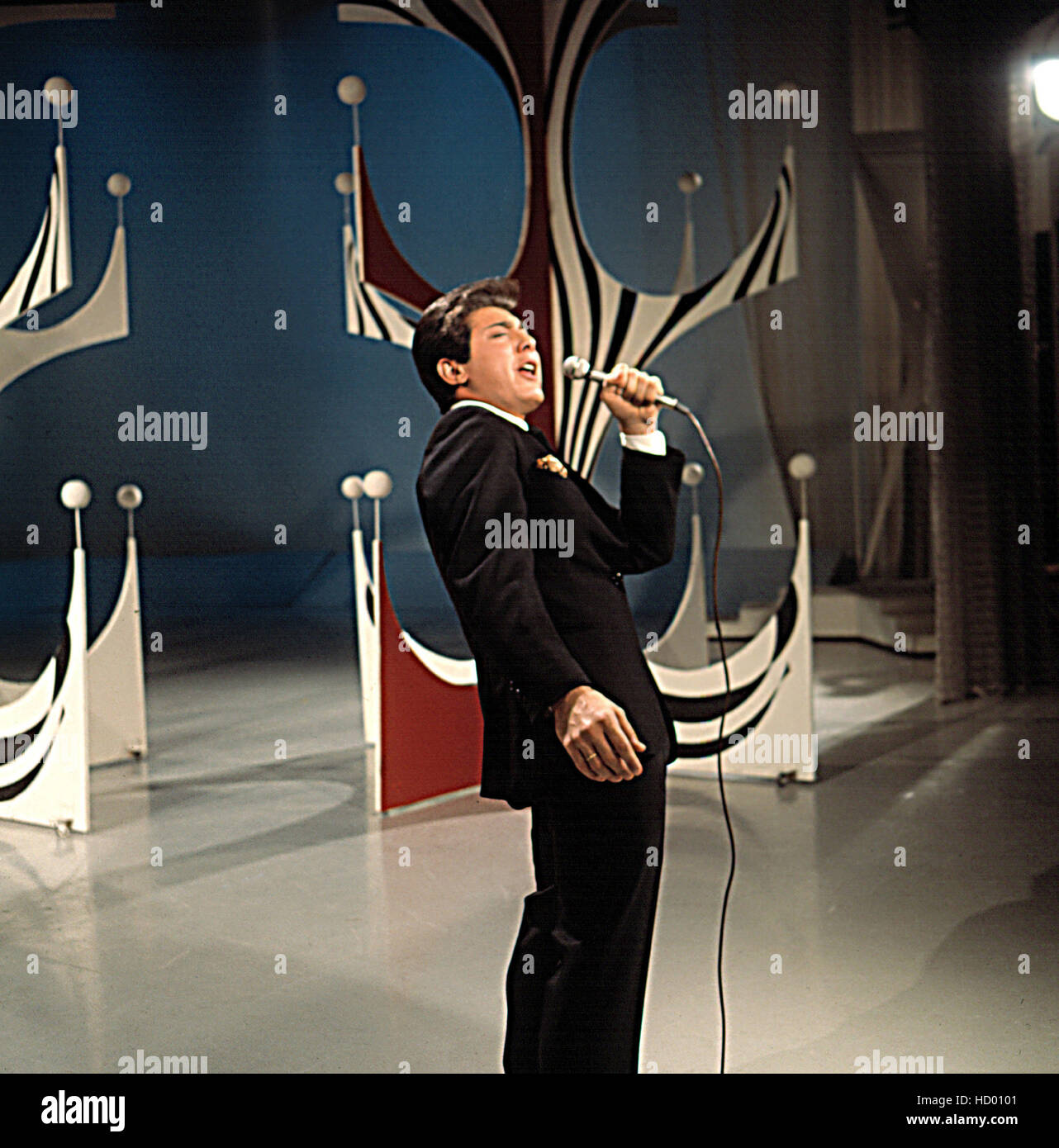 paul-anka-1960-s-tv-performance-stock-photo-alamy