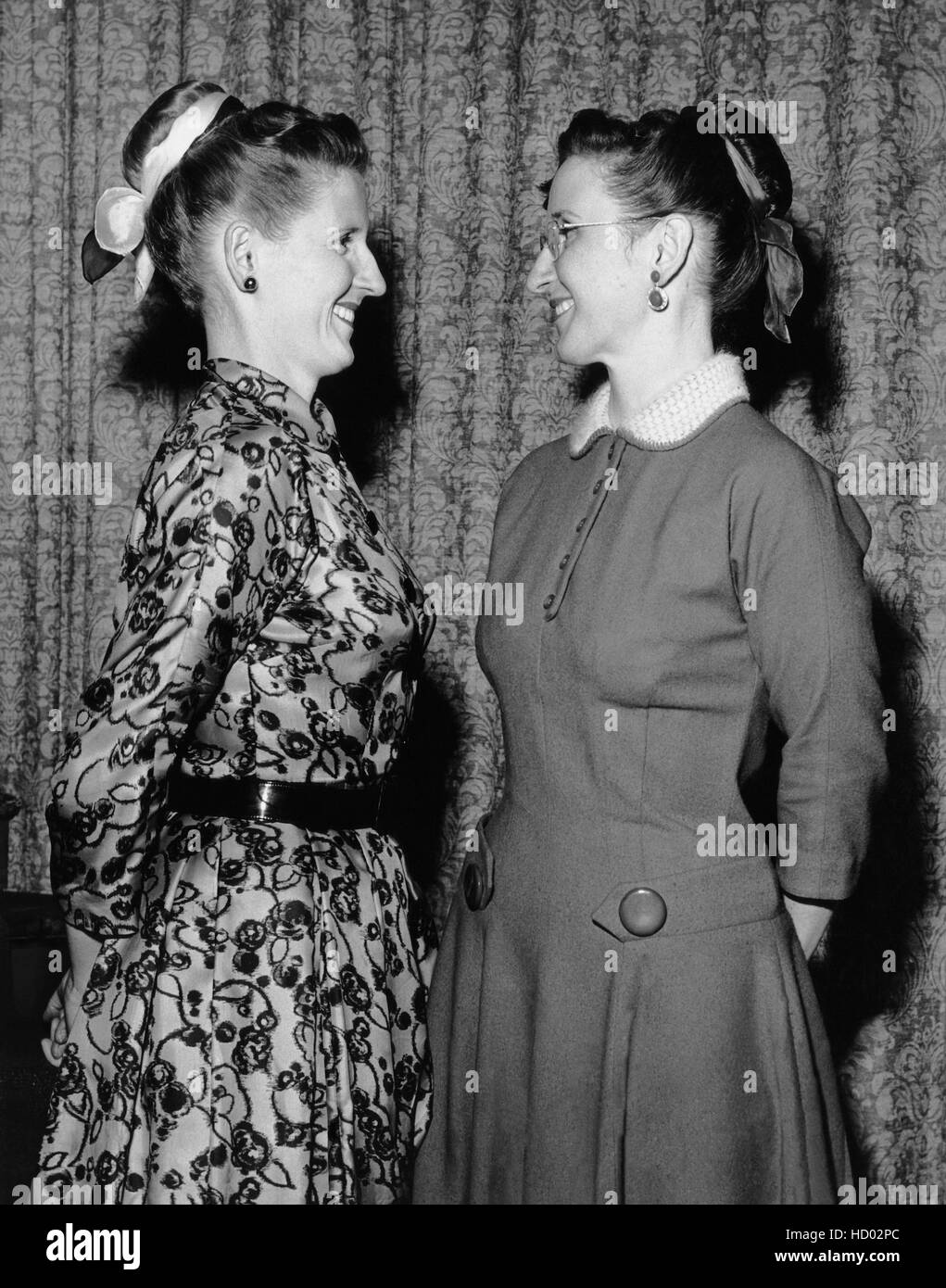 Ann B. Davis, left, with her twin sister, Harriet Davis, ca. late 1950s  Stock Photo - Alamy
