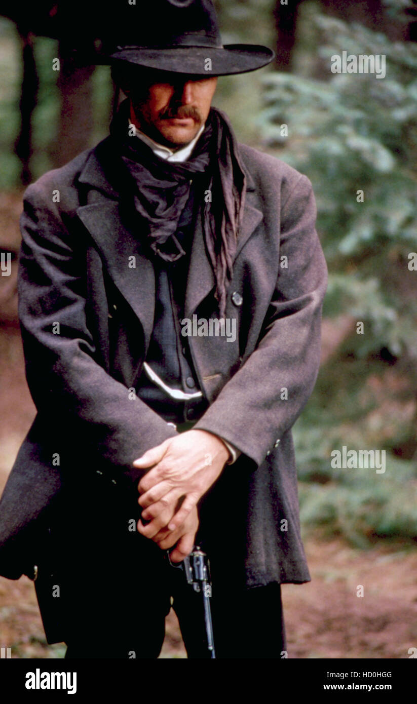 WYATT EARP, Kevin Costner as Wyatt Earp, 1994. (c) Warner Bros