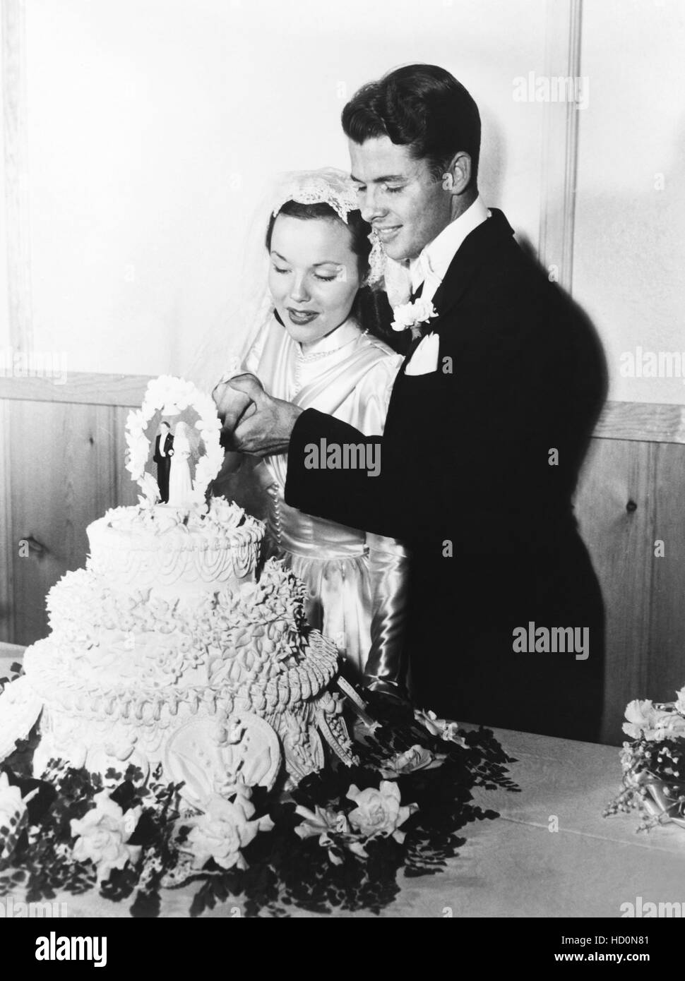 Hausa Wedding Groom Run Away After Firework Outbreak and Left The Bride |  TikTok, image size:970x1390