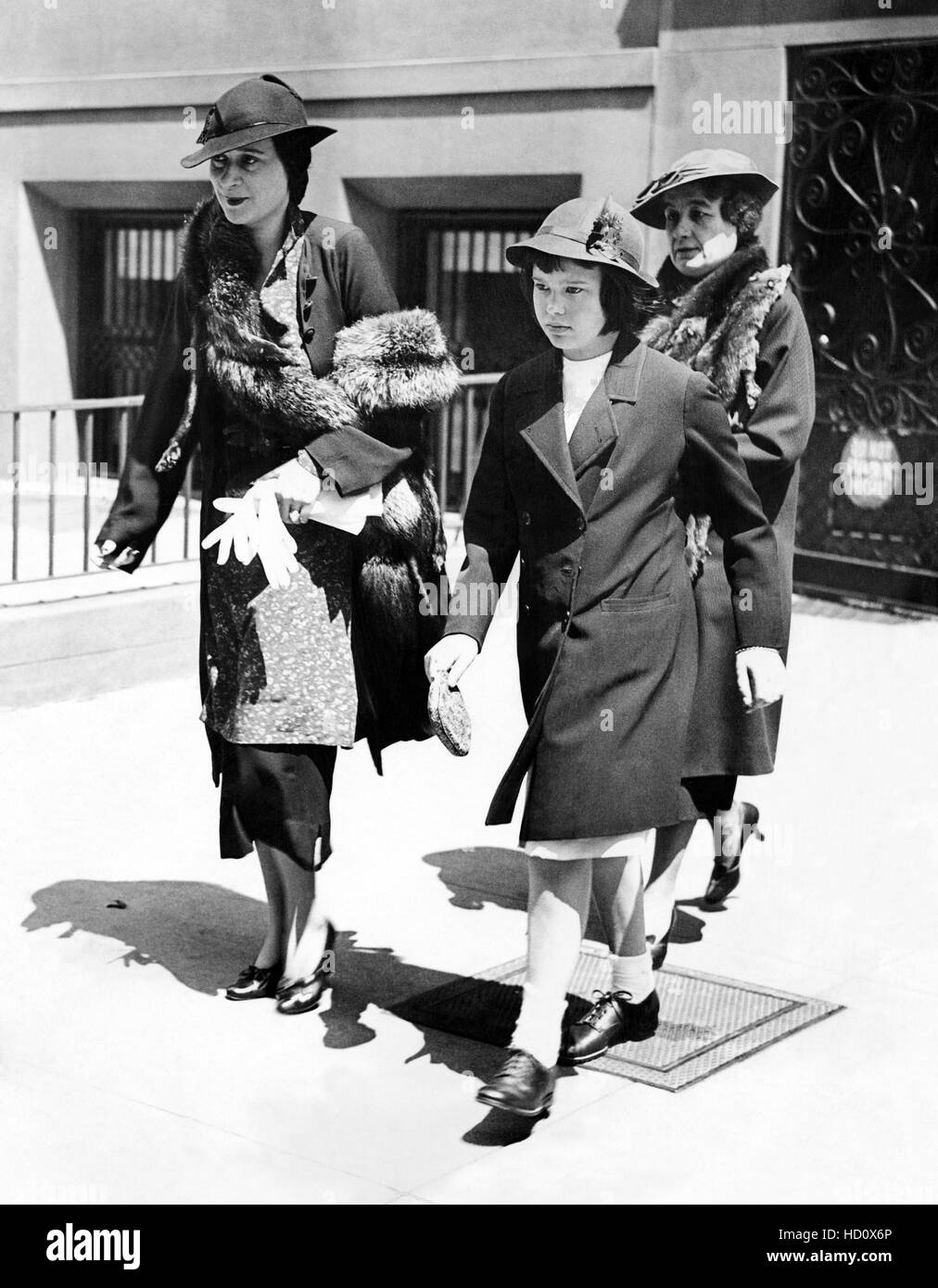 Gloria Vanderbilt (center), with her mother, Mrs. Gloria Vanderbilt ...