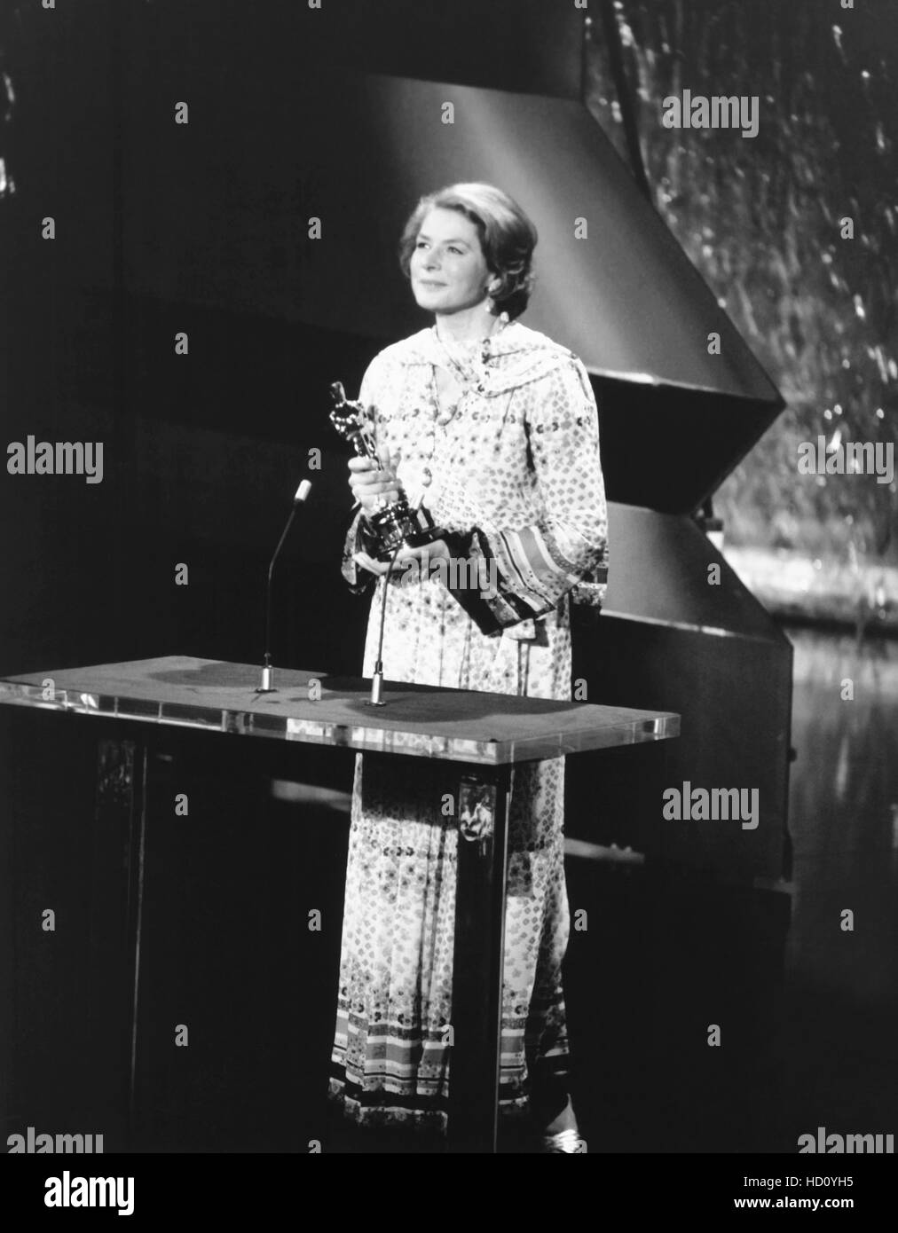 Ingrid Bergman accepting her Academy Award for Best Supporting Actress in MURDER ON THE ORIENT EXPRESS, 1975 Stock Photo