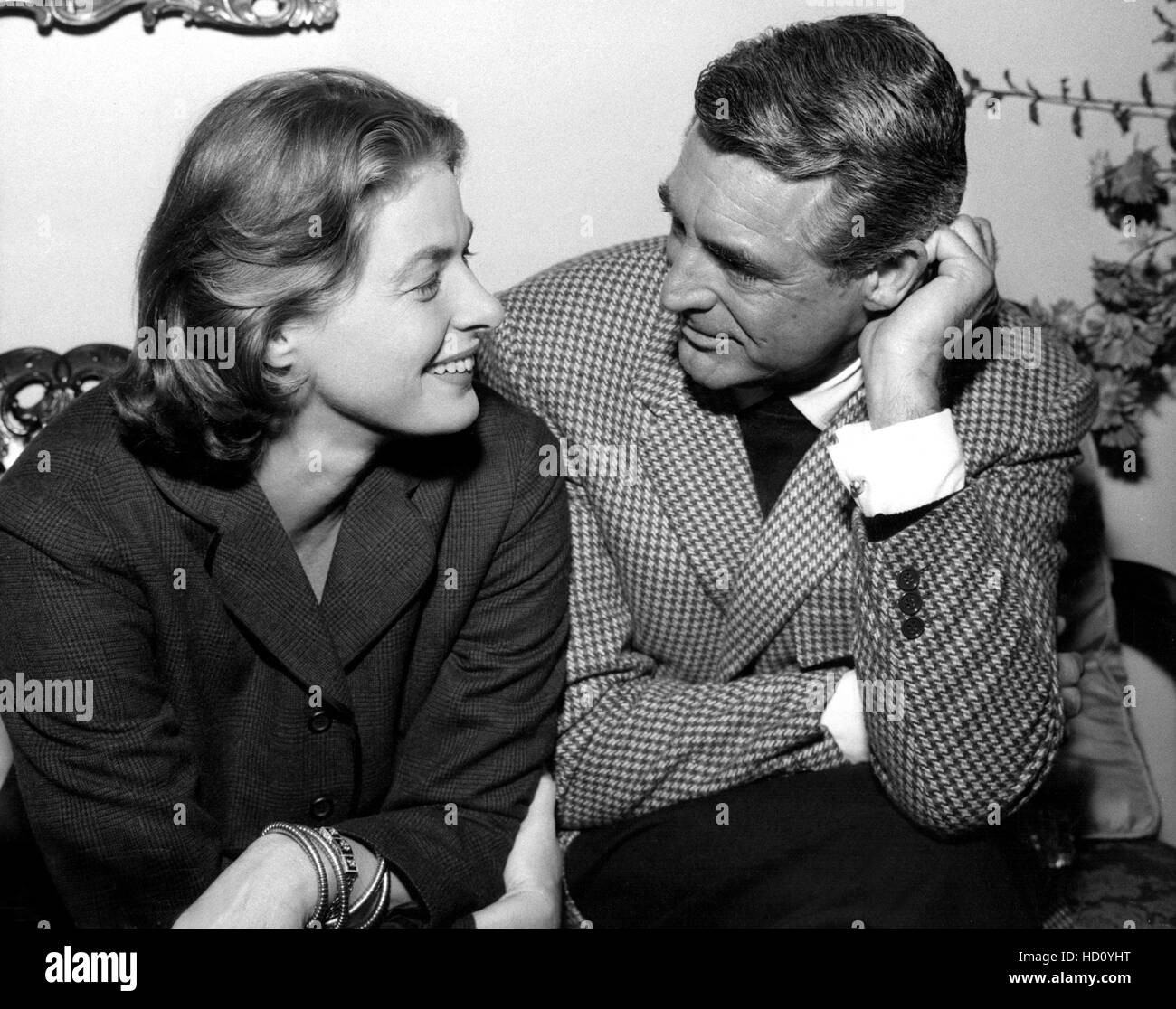 Ingrid Bergman, Cary Grant on the set of INDISCREET, 1958 Stock Photo Alamy