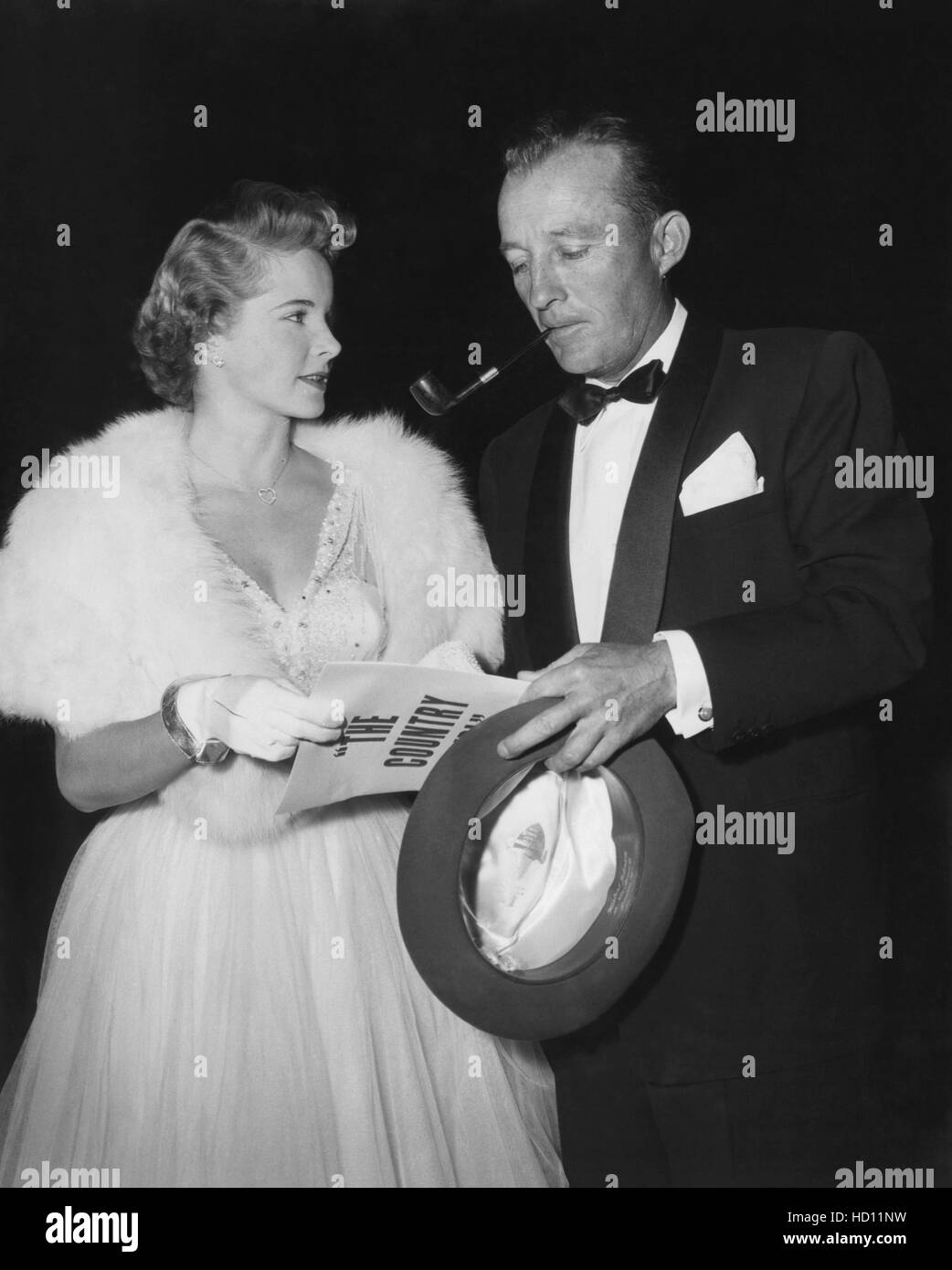 From left: Mona Freeman, Bing Crosby at the west coast premiere of THE ...