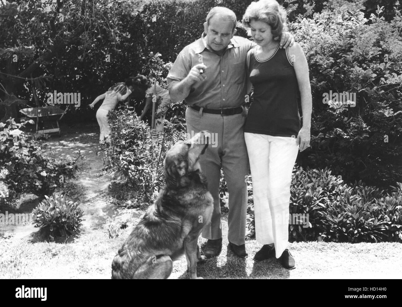 Ed Asner and his first wife, Nancy Sykes, 1972 Stock Photo Alamy