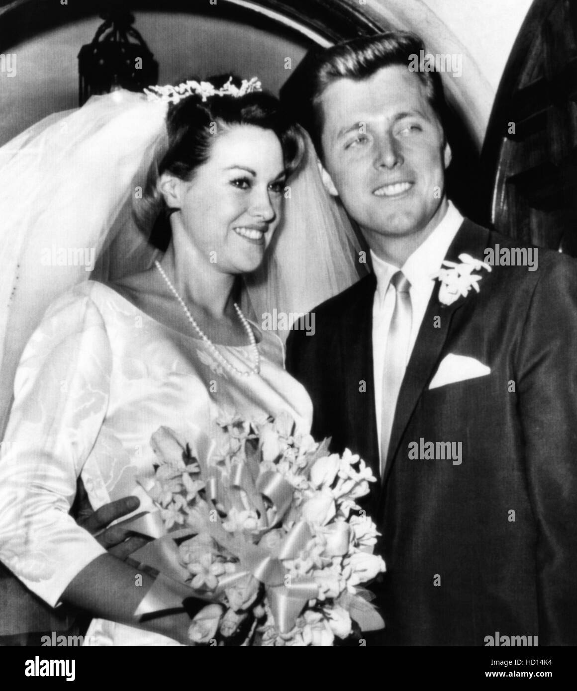 Wedding of Asa Maynor (left) and Edd Byrnes, All Saints Episcopal Church, Hollywood, March 25, 1962 Stock Photo