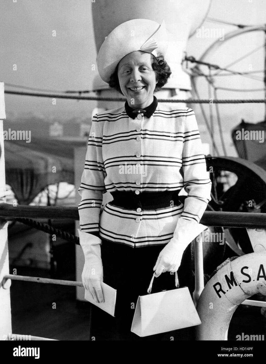 Edith Evans aboard the S.S. Aquitania, 1939 Stock Photo - Alamy