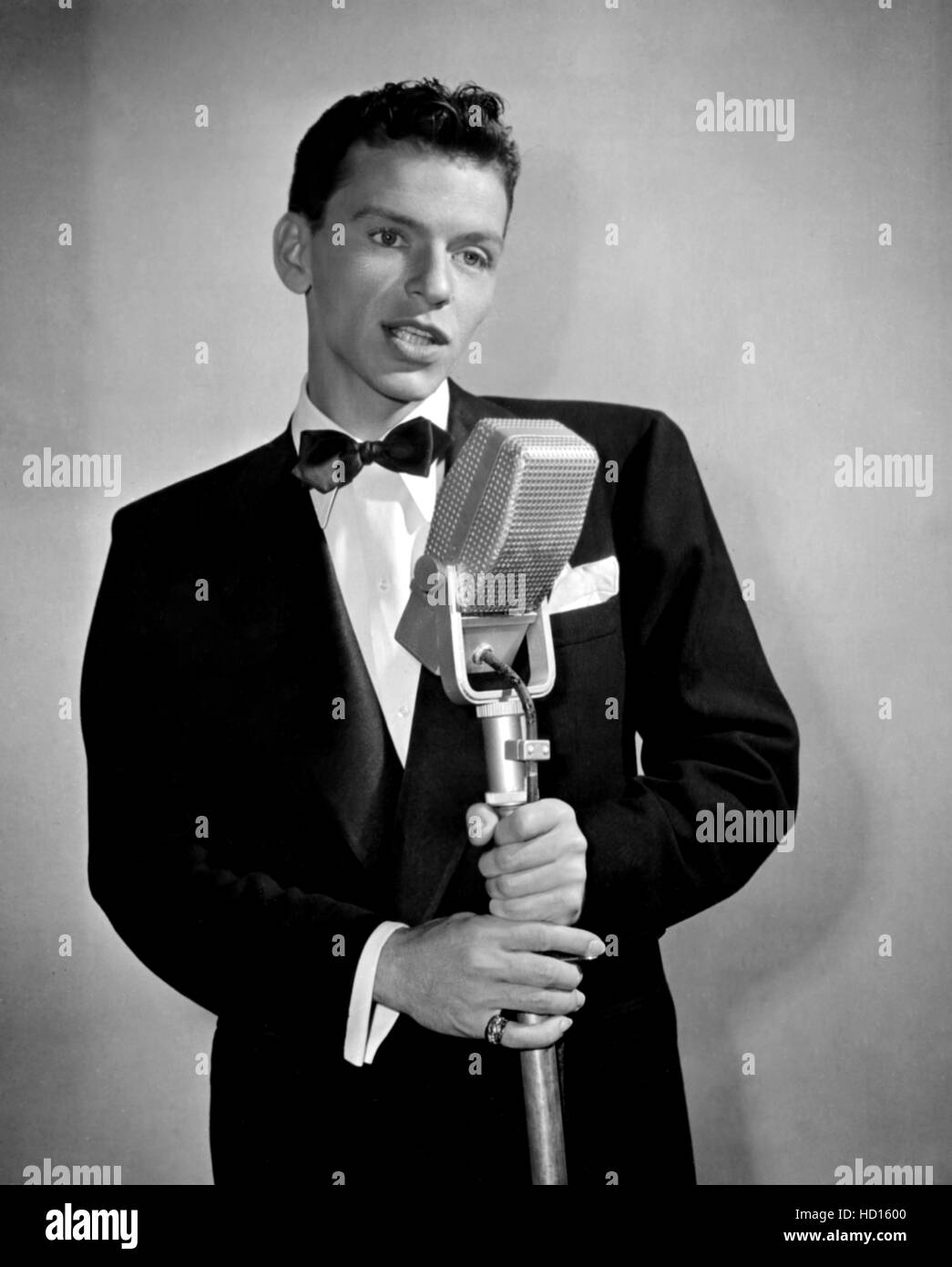 HIGHER AND HIGHER, Frank Sinatra, 1943 Stock Photo - Alamy