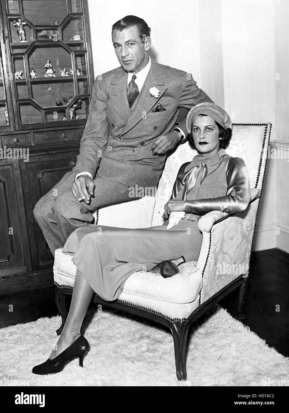 Newlyweds GARY COOPER and VERONICA BALFE (aka Sandra Shaw), 12/15/33 Stock  Photo - Alamy