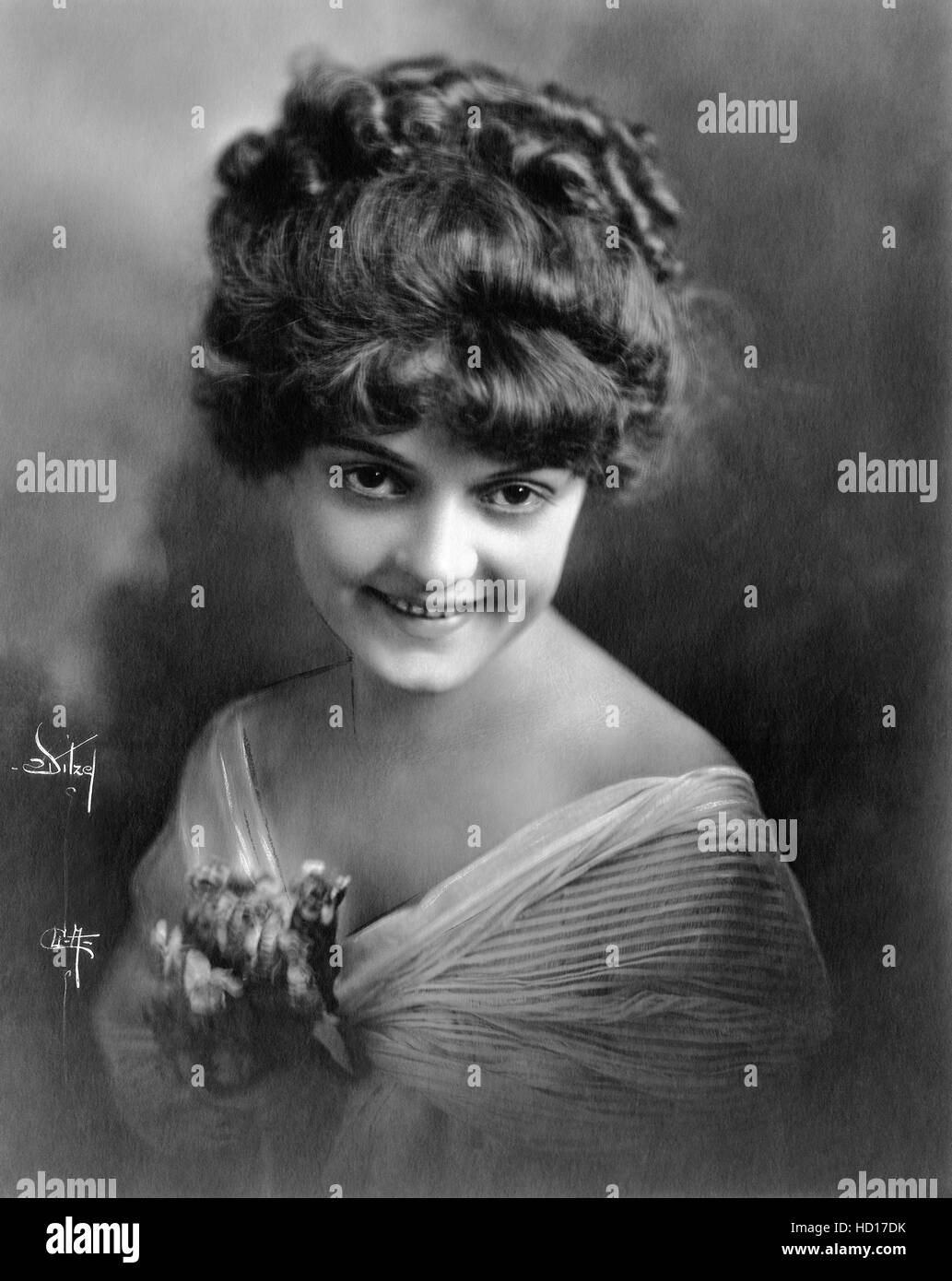 Silent movie actress Helen Leslie, ca. mid-1910s (photo by Albert ...