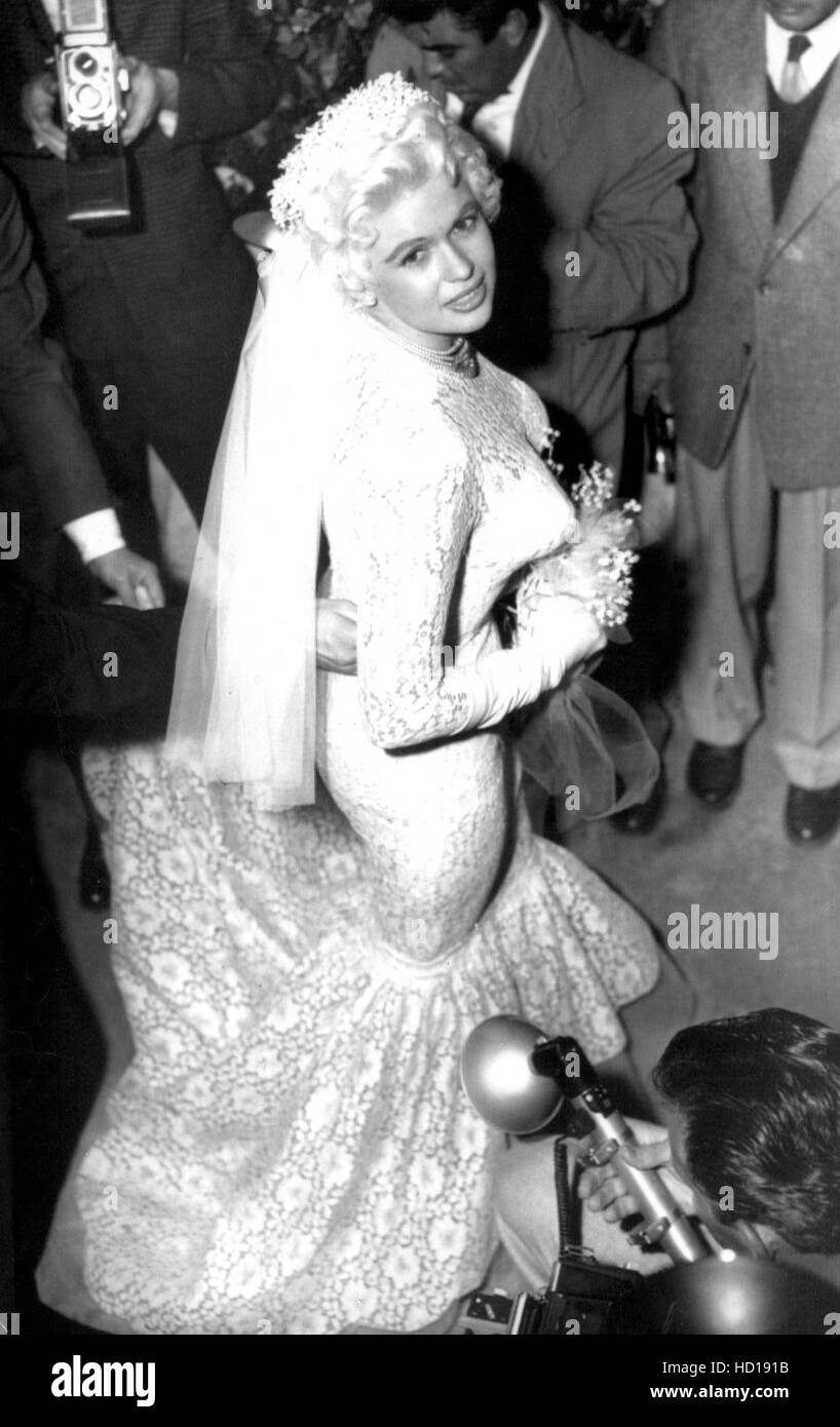 Jayne Mansfield in Palos Verdes, CA at her wedding, 1/14/57 Stock Photo ...