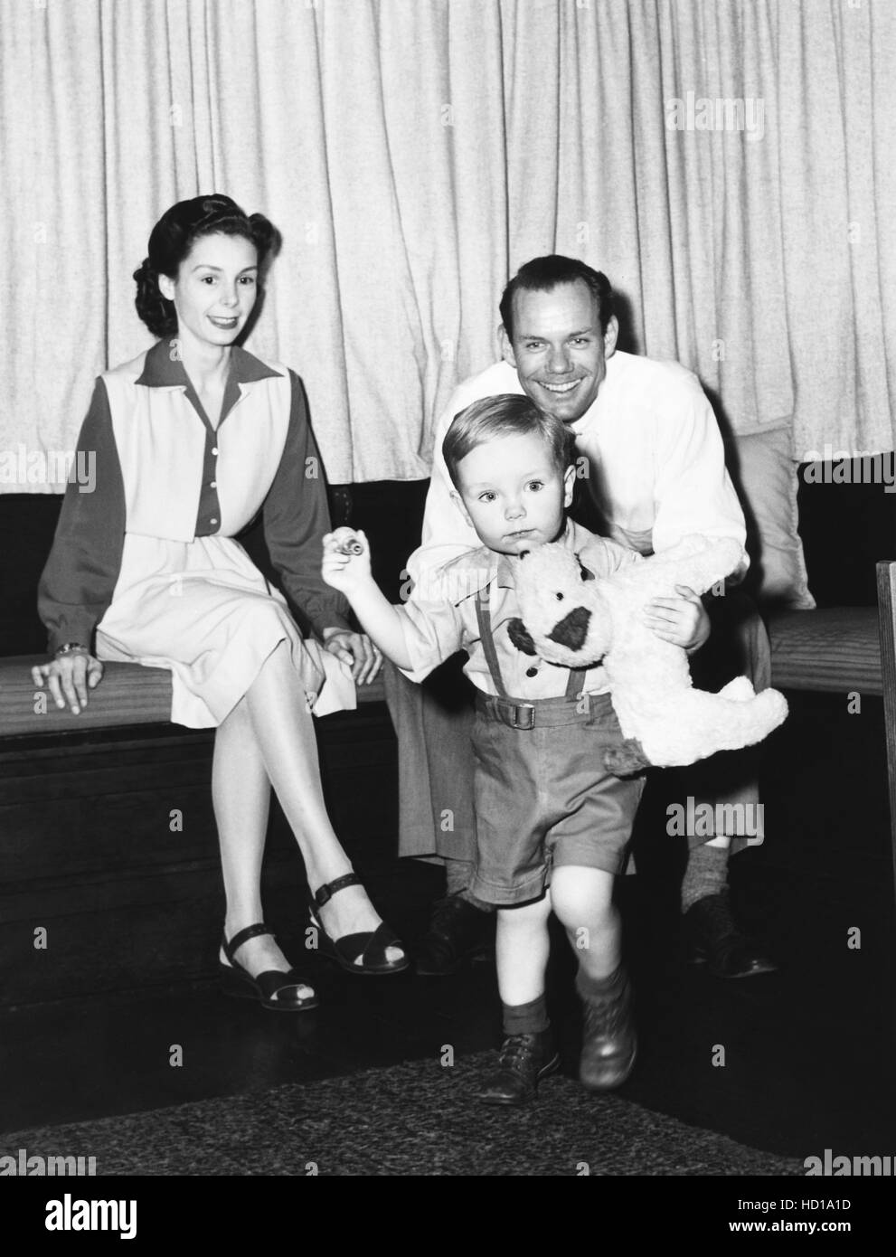 John Ridgely, right, with his wife, Virginia Ridgely, and their son ...