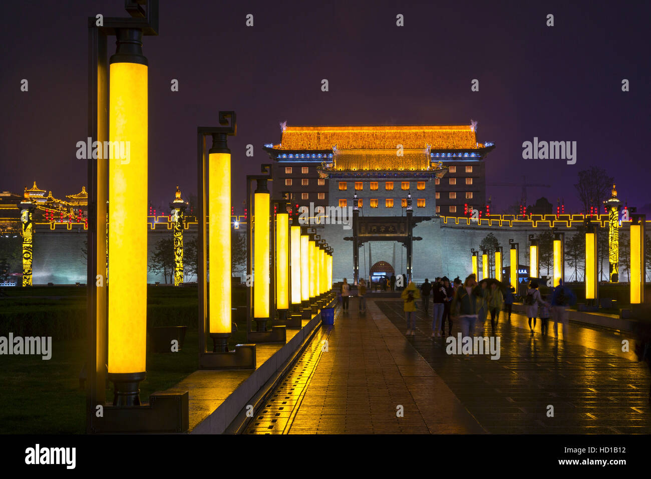 East Gate entrance, Xian city walls at night, Shaanxi, China Stock Photo Alamy