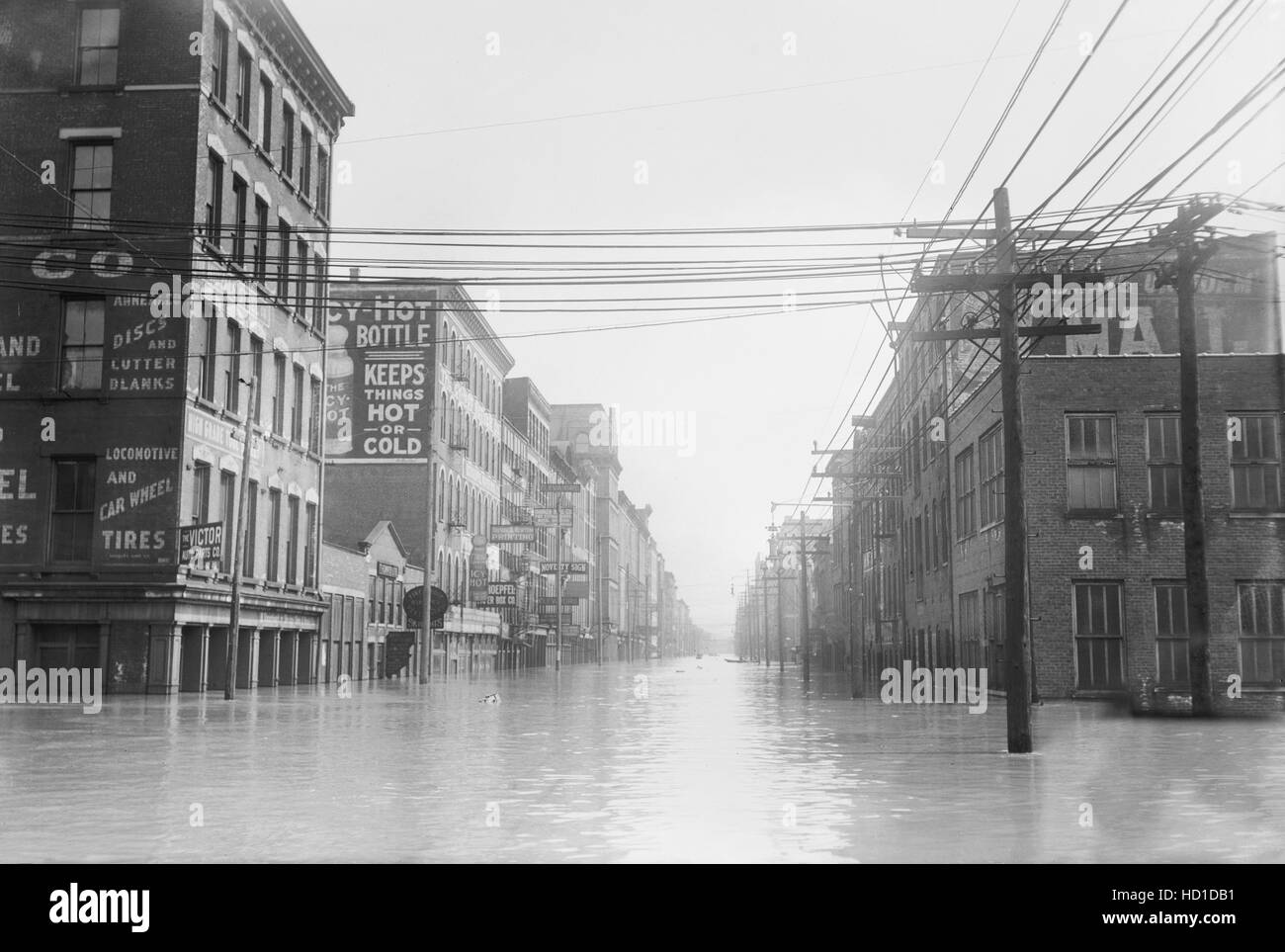 Flooded Street Scene, Cincinnati, Ohio, USA, Bain News Service, March 1913 Stock Photo