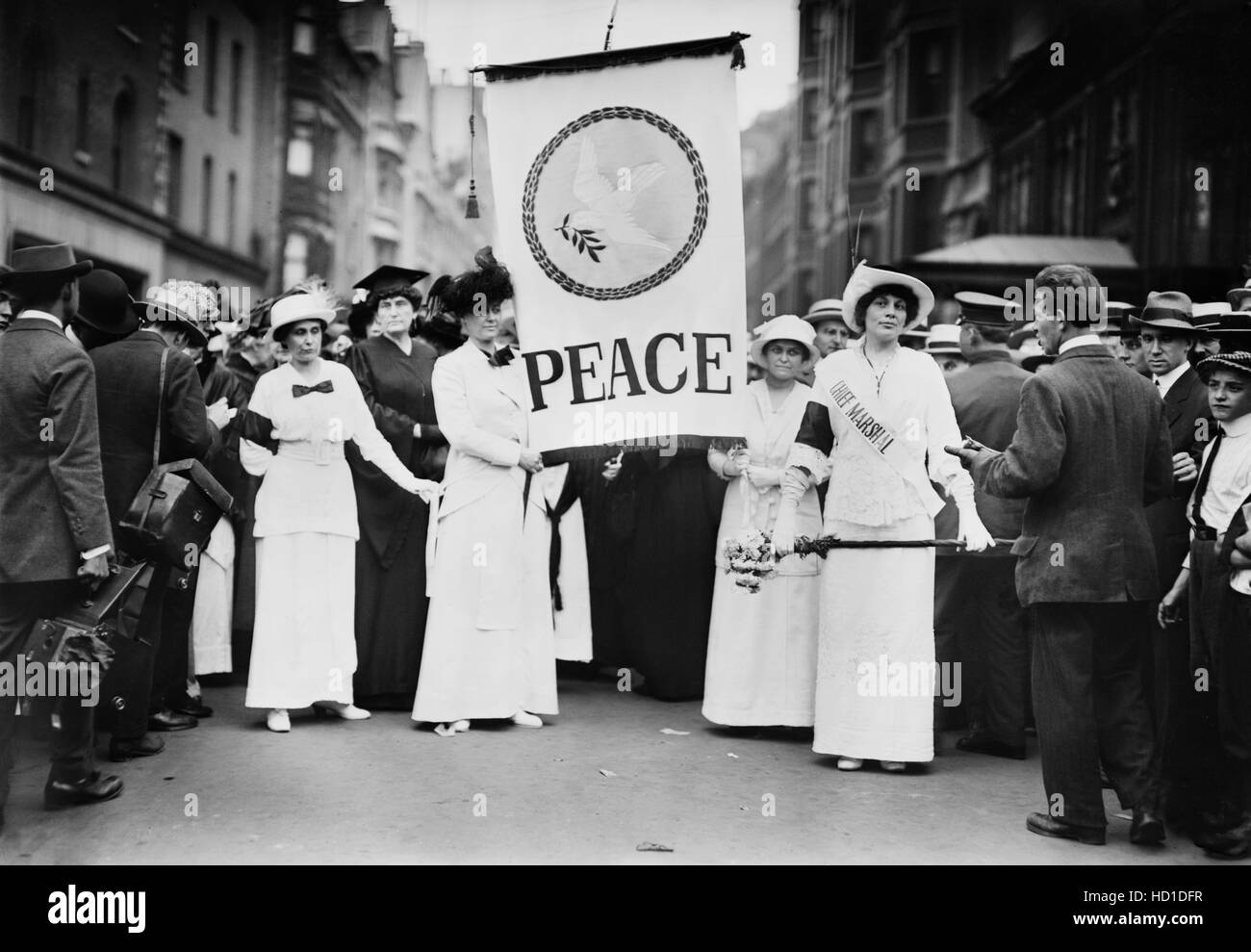 Chief Marshall Portia Willis and other Participants of Women's Peace Parade shortly after Start of World War I, Fifth Avenue, New York City, New York, USA, Bain News Service, August 29, 1914 Stock Photo