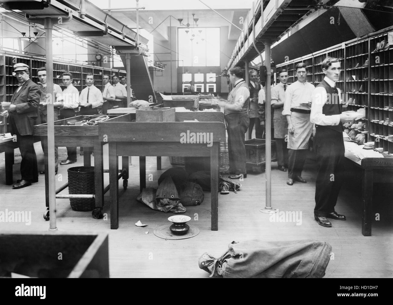 Men Boxing Mail at General Post Office, New York City, New York, USA, Bain News Service, 1914 Stock Photo