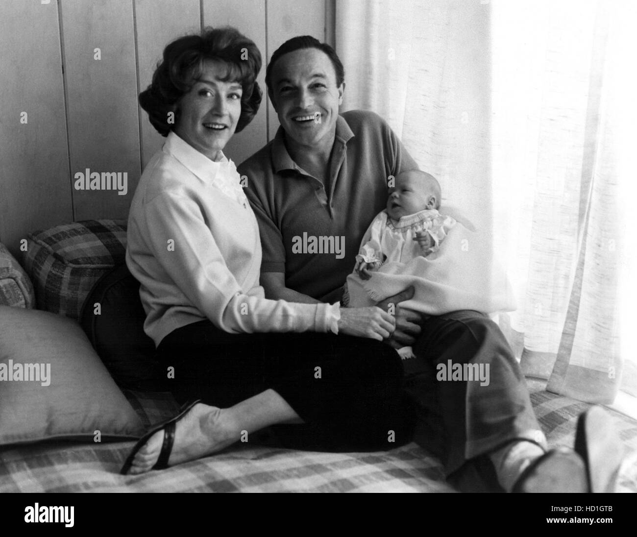 JEANNE COYNE, husband GENE KELLY and their newborn son TIM KELLY, 1962  Stock Photo - Alamy