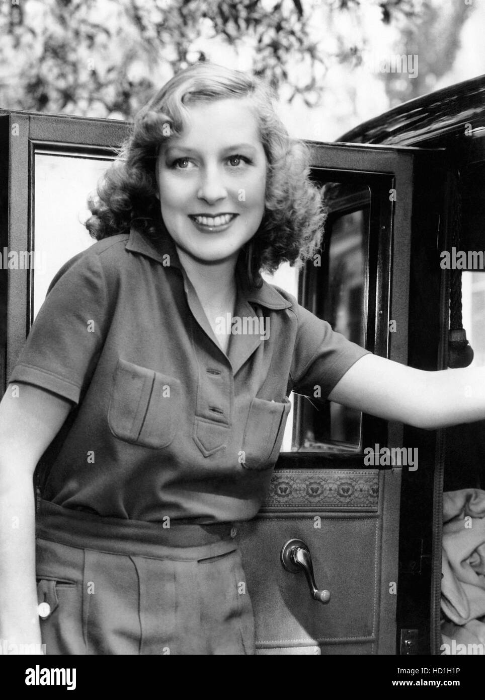 Gertrude Michael, returning to Paramount after recovering from an auto