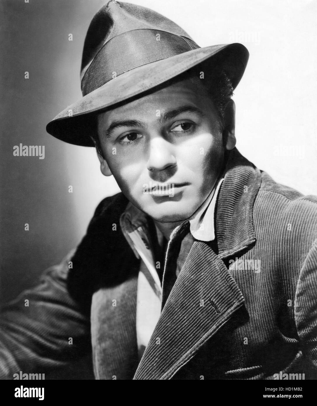 John Garfield, Warner Brothers publicity shot, ca. 1939 Stock Photo Alamy