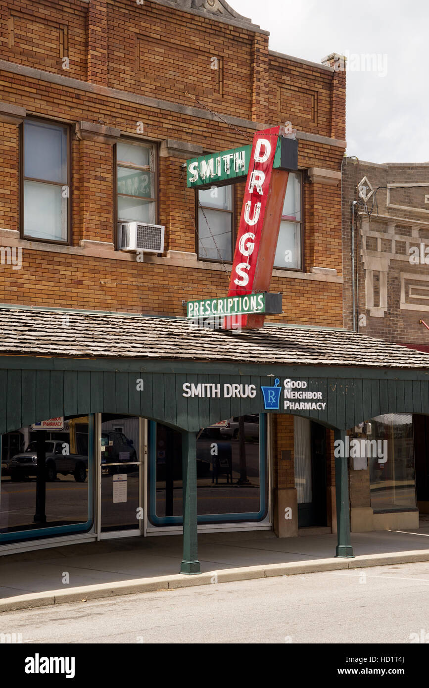 Smith Drug Company on North Lincoln Blvd, Hodgenville, LaRue County