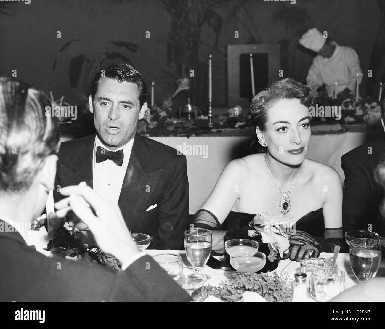 from-left-cary-grant-joan-crawford-october-1946-HD2BN7.jpg