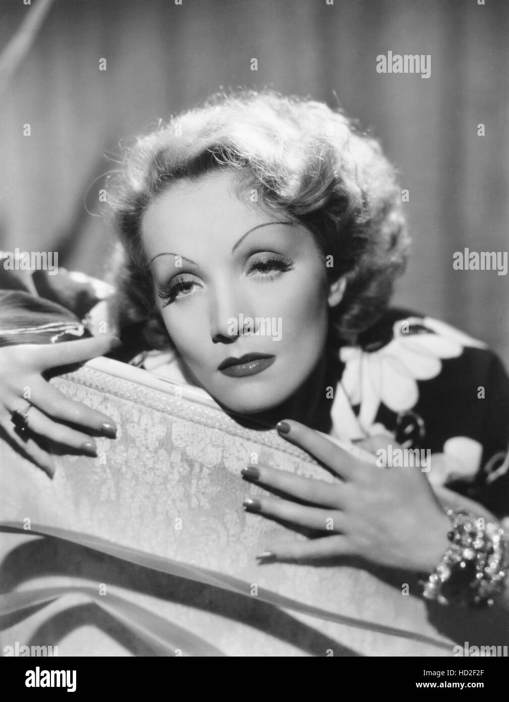 Marlene Dietrich, ca. 1935 Stock Photo - Alamy