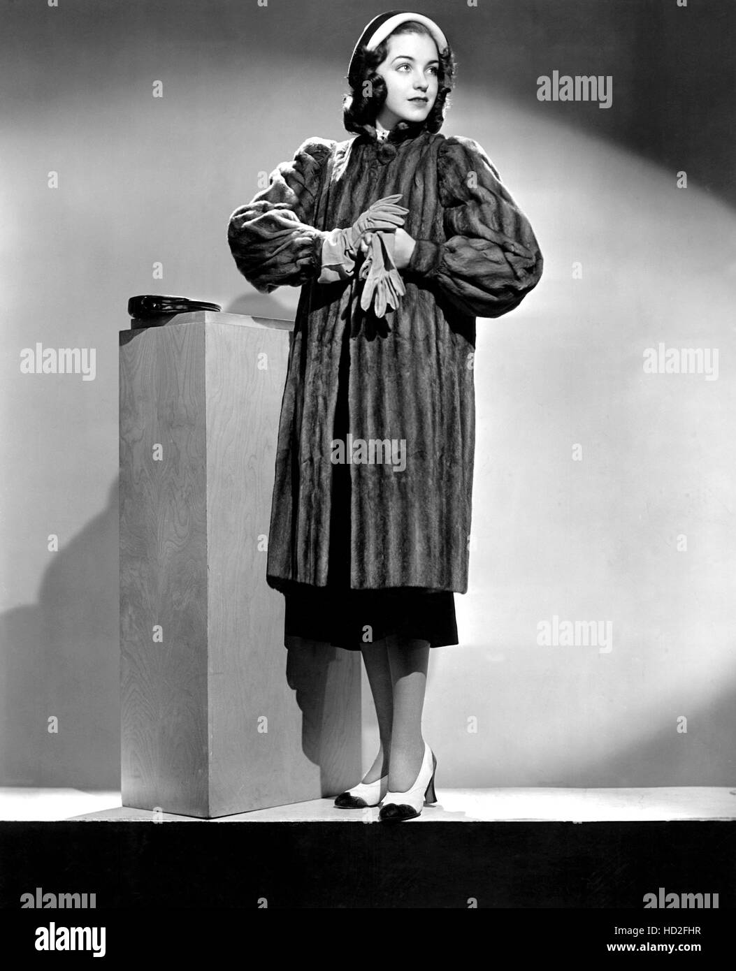 Marsha Hunt modeling ermine coat, 1937 Stock Photo