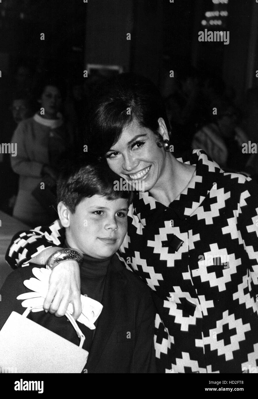MARY TYLER MOORE, with son Richie circa 1968 Stock Photo Alamy