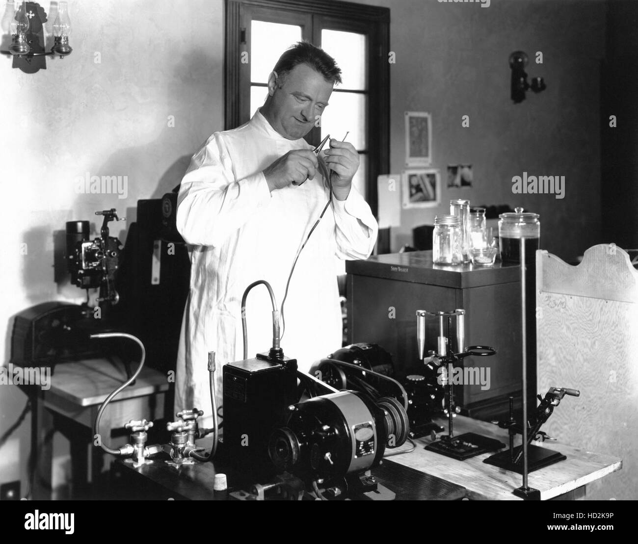 Sig Ruman, who studies electrotechnology in college, in his laboratory at home in Calfornia, 1934 Stock Photo