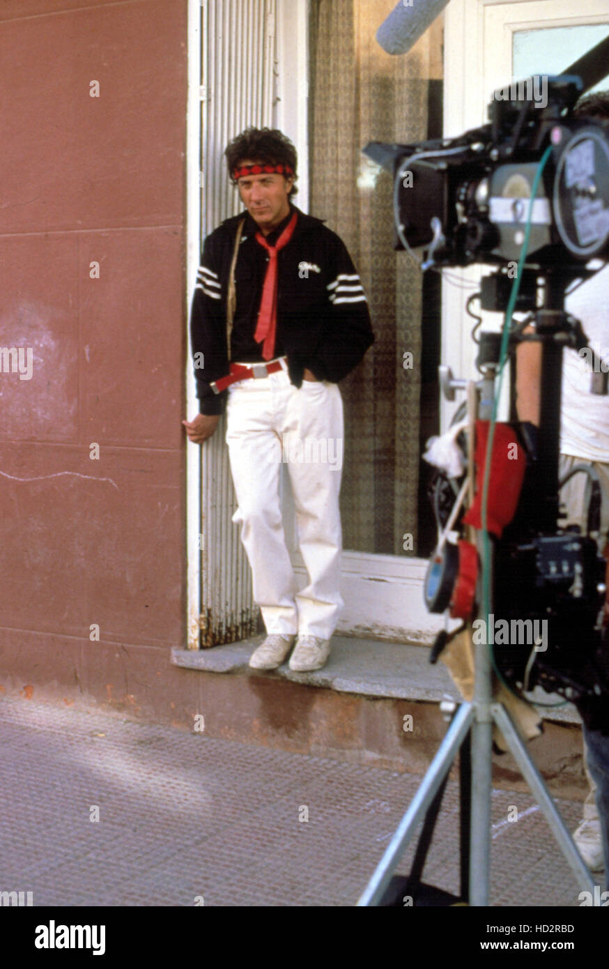 DUSTIN HOFFMAN on the set of ISHTAR, 1987 Stock Photo Alamy