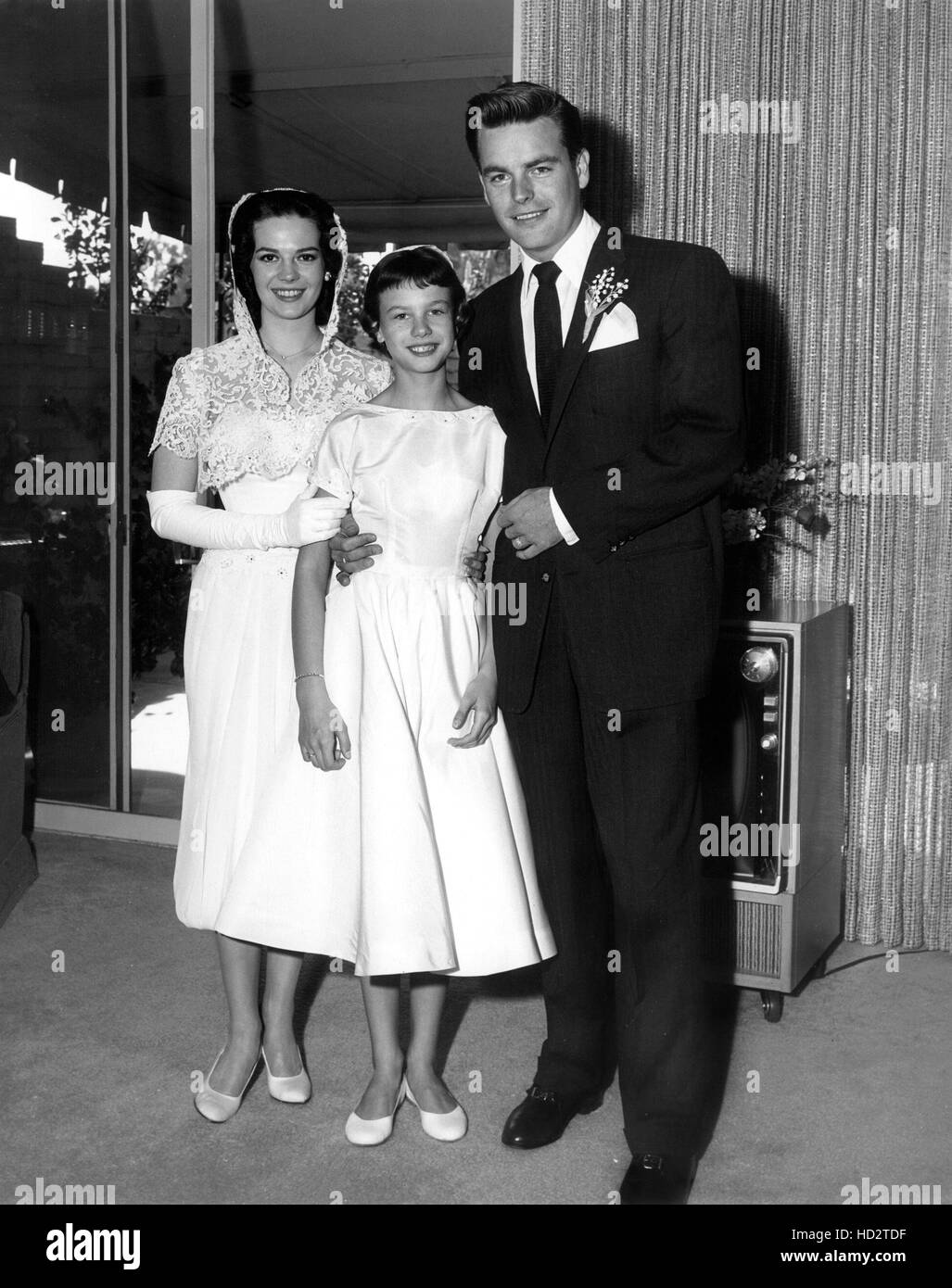 Natalie Wood, with sister Lana Wood, Robert Wagner, 1957 Stock Photo - Alamy