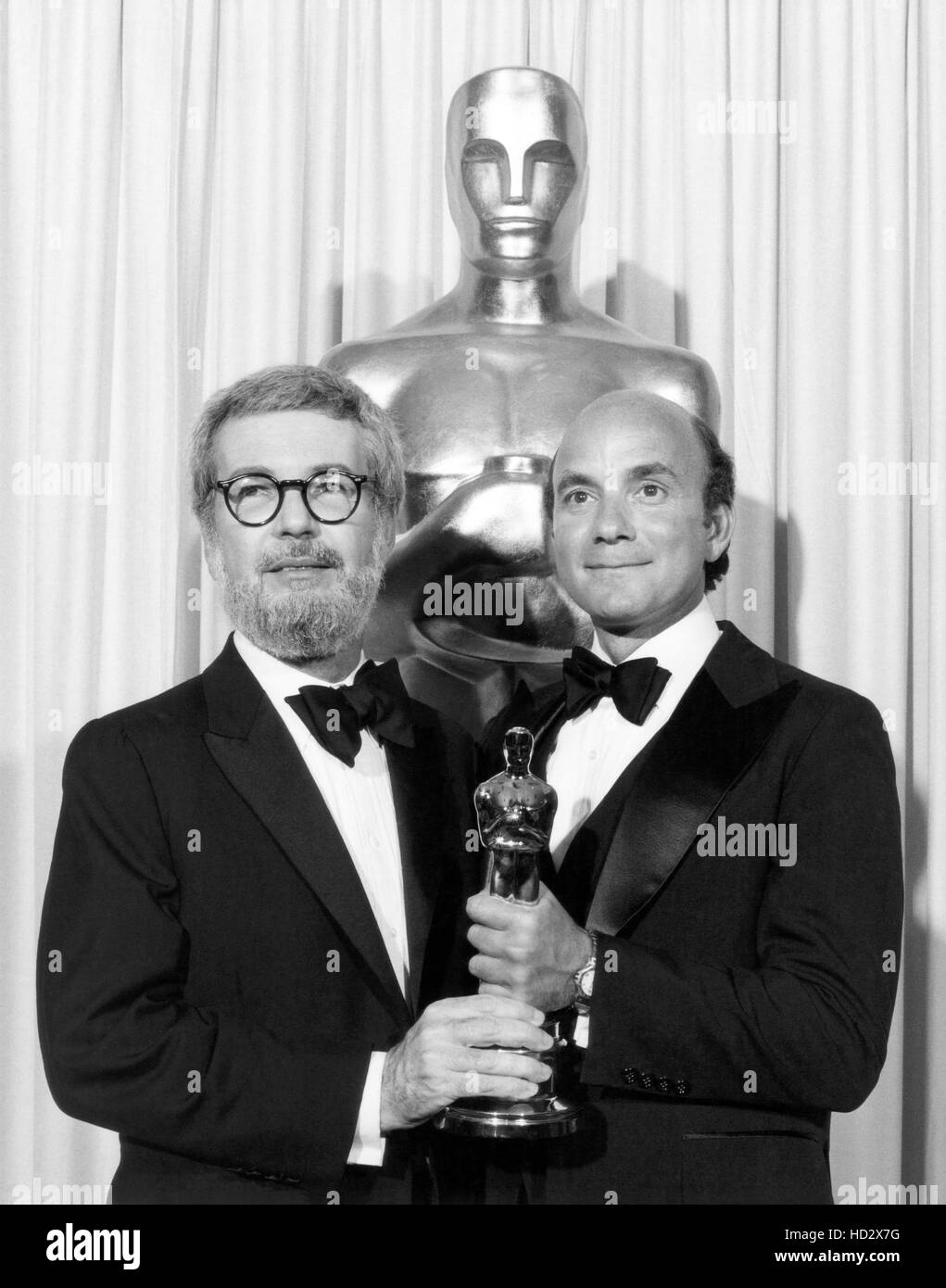 From left: director Robert Benton, producer Stanley Jaffe with the Best ...