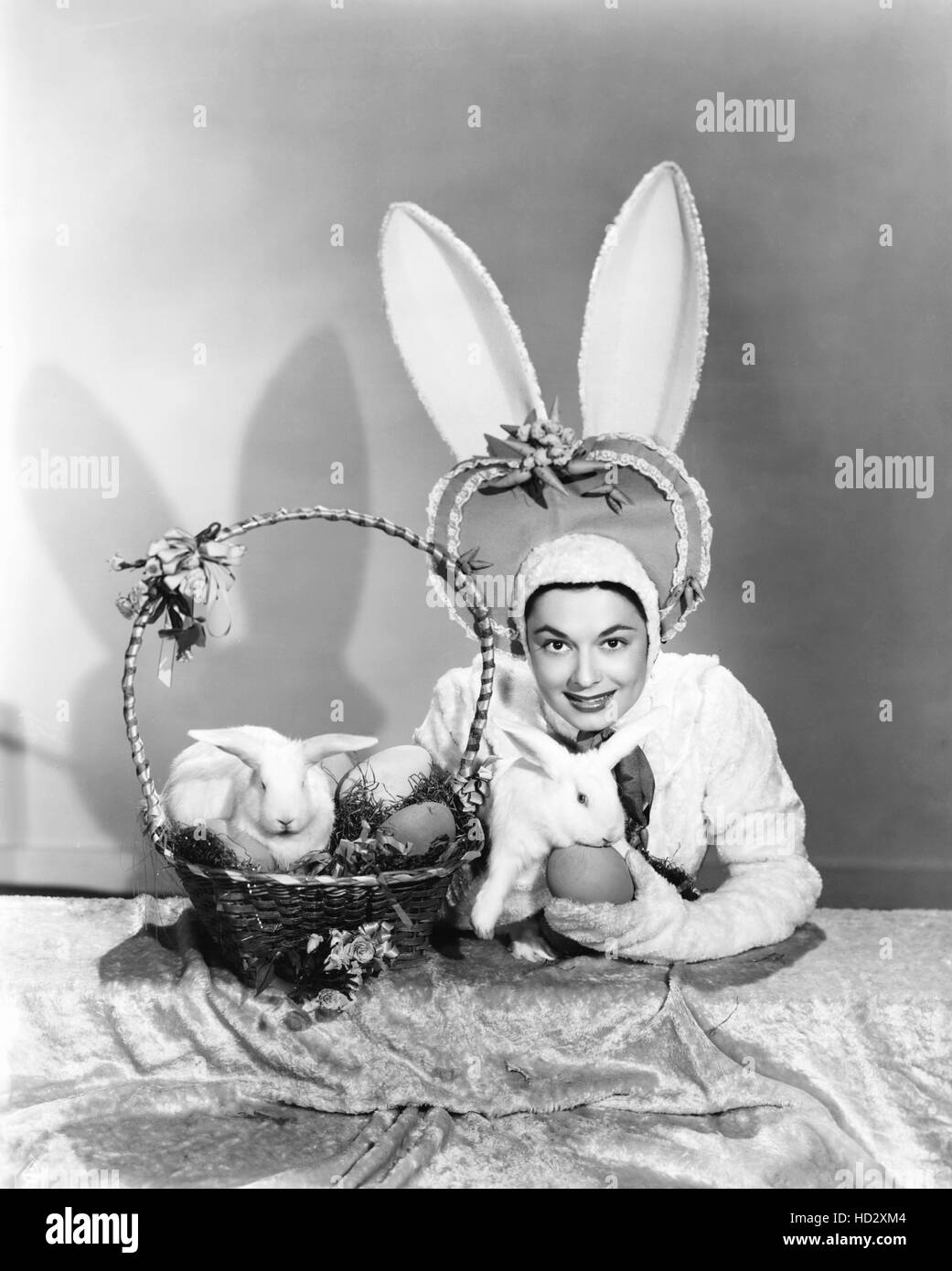 Ruth Roman posing with her fellow Easter bunnies, 1949 Stock Photo Alamy