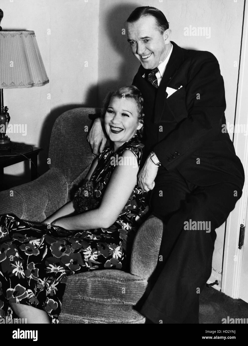 Newlyweds Mr. and Mrs. Stan Laurel (Vera Ivanova Shulalova), at home,  January 1938 Stock Photo - Alamy