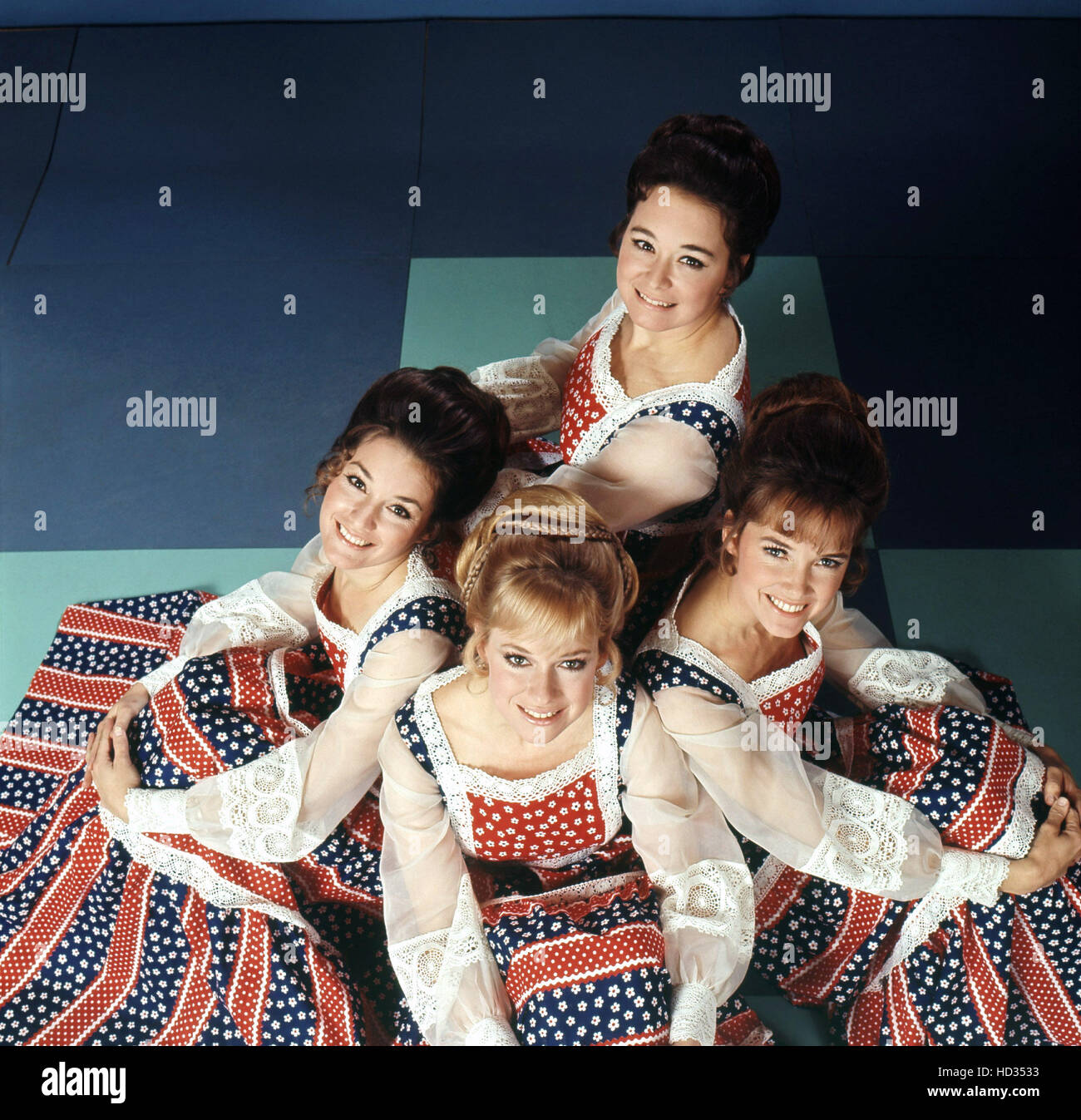 THE ANDY WILLIAMS SHOW, The Lennon Sisters-bottom from left: Kathy