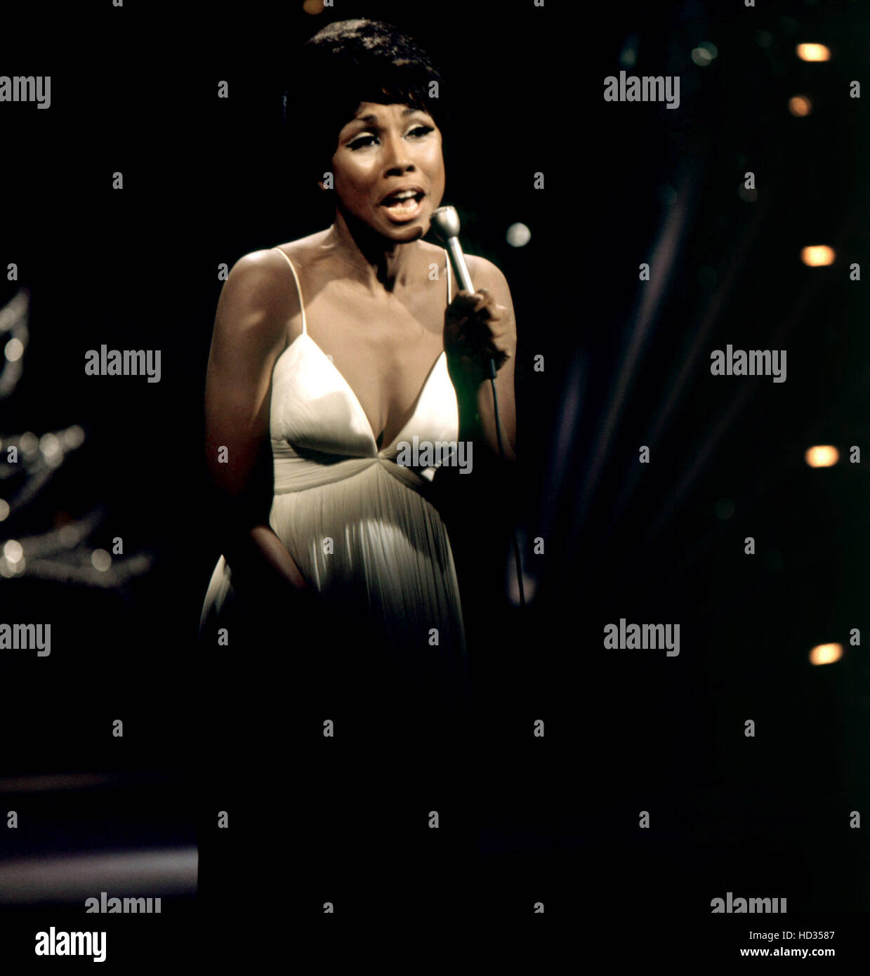 THE DIAHANN CARROLL SHOW, Diahann Carroll, 1976 Stock Photo - Alamy