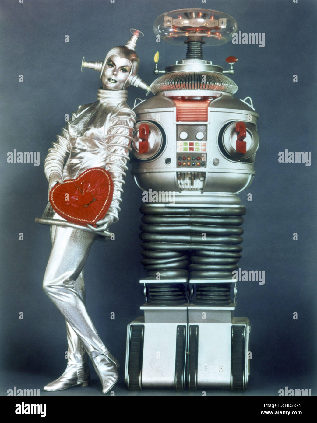 dee hartford lost in space