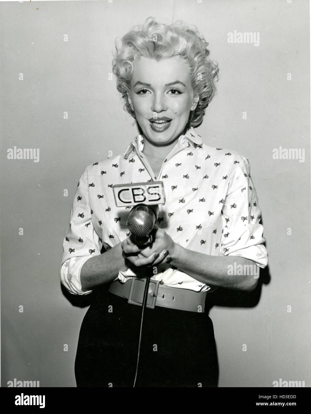 Marilyn Monroe, rehearsing for a CBS radio show, March 1954. - Photo: Courtesy Everett Collection Stock Photo
