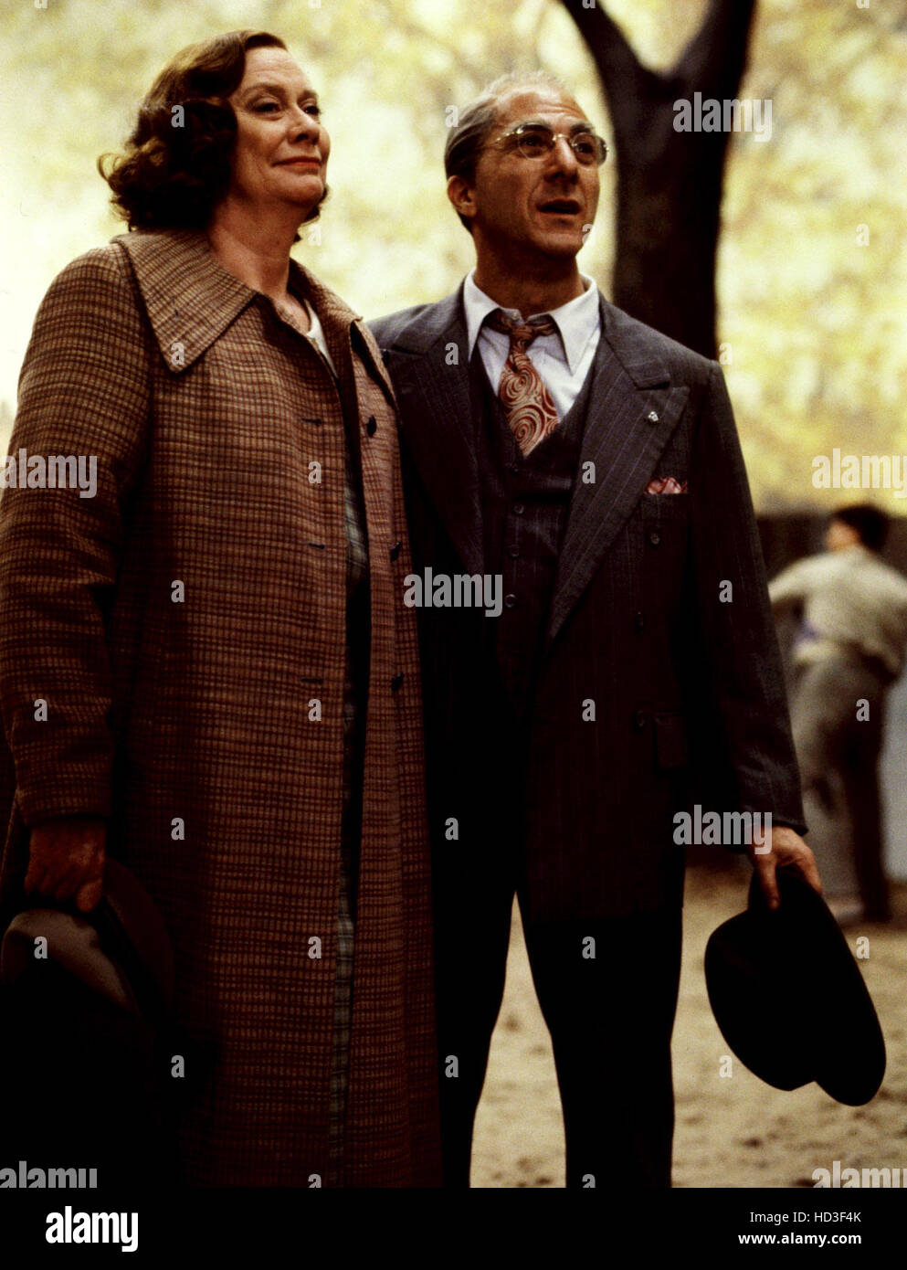 DEATH OF A SALESMAN, Kate Reid, Dustin Hoffman, 1985 Stock Photo Alamy