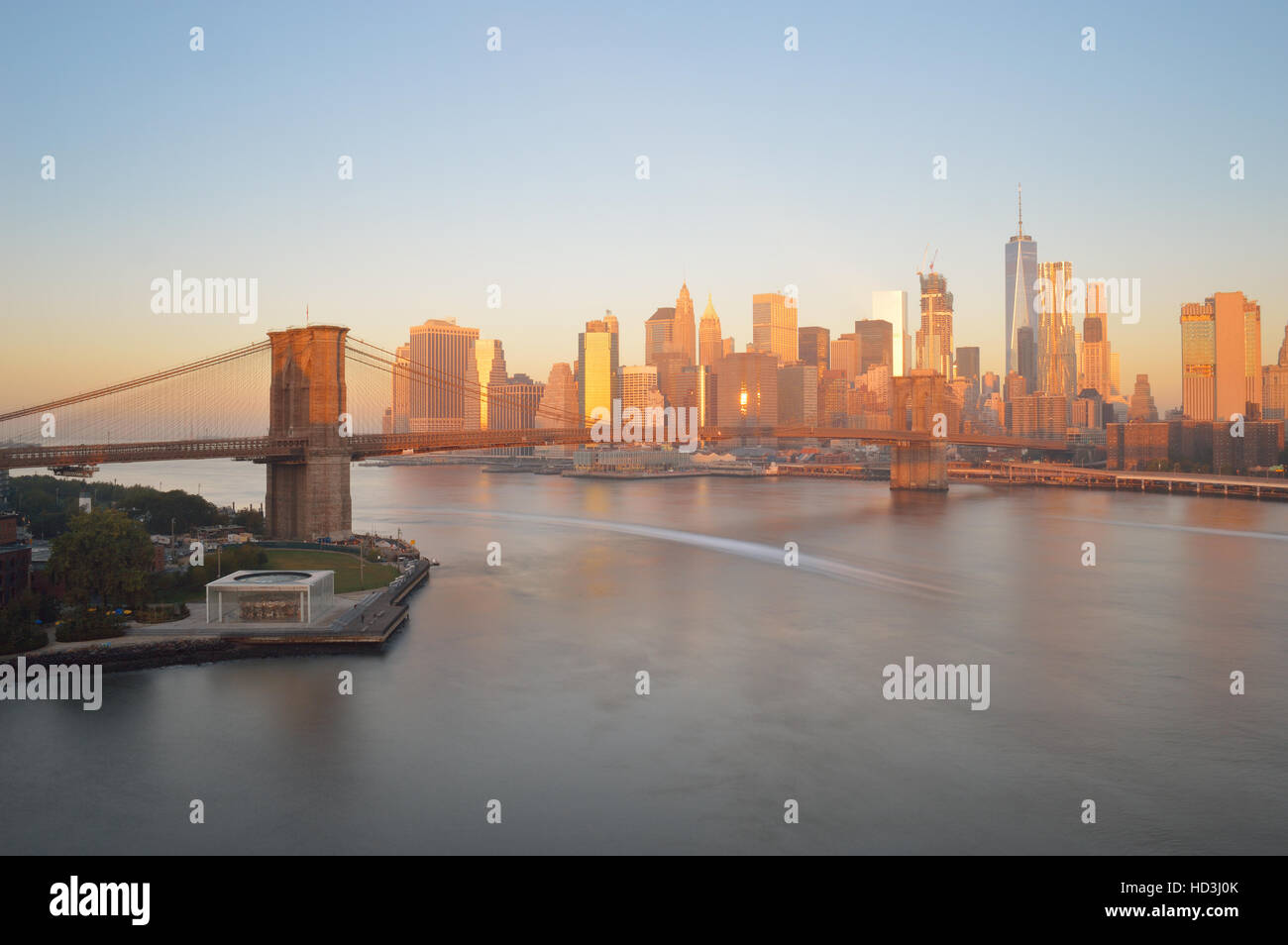 Sunrise over brooklyn bridge new york city hi-res stock photography and ...