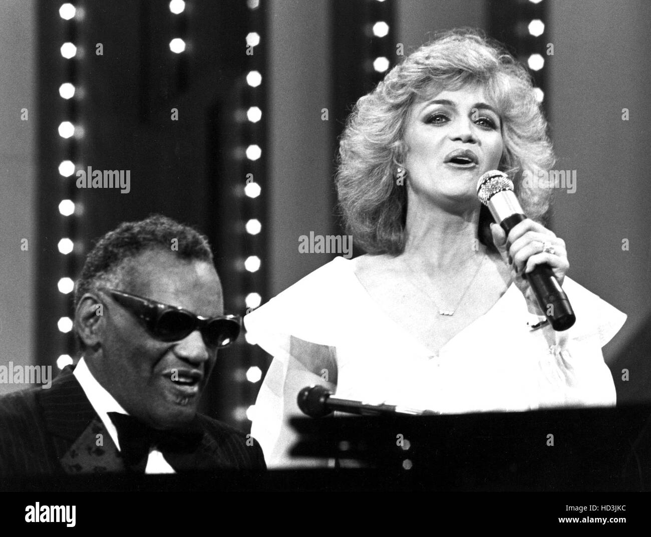 BARBARA MANDRELL & THE MANDRELL SISTERS, Ray Charles, Barbara Mandrell