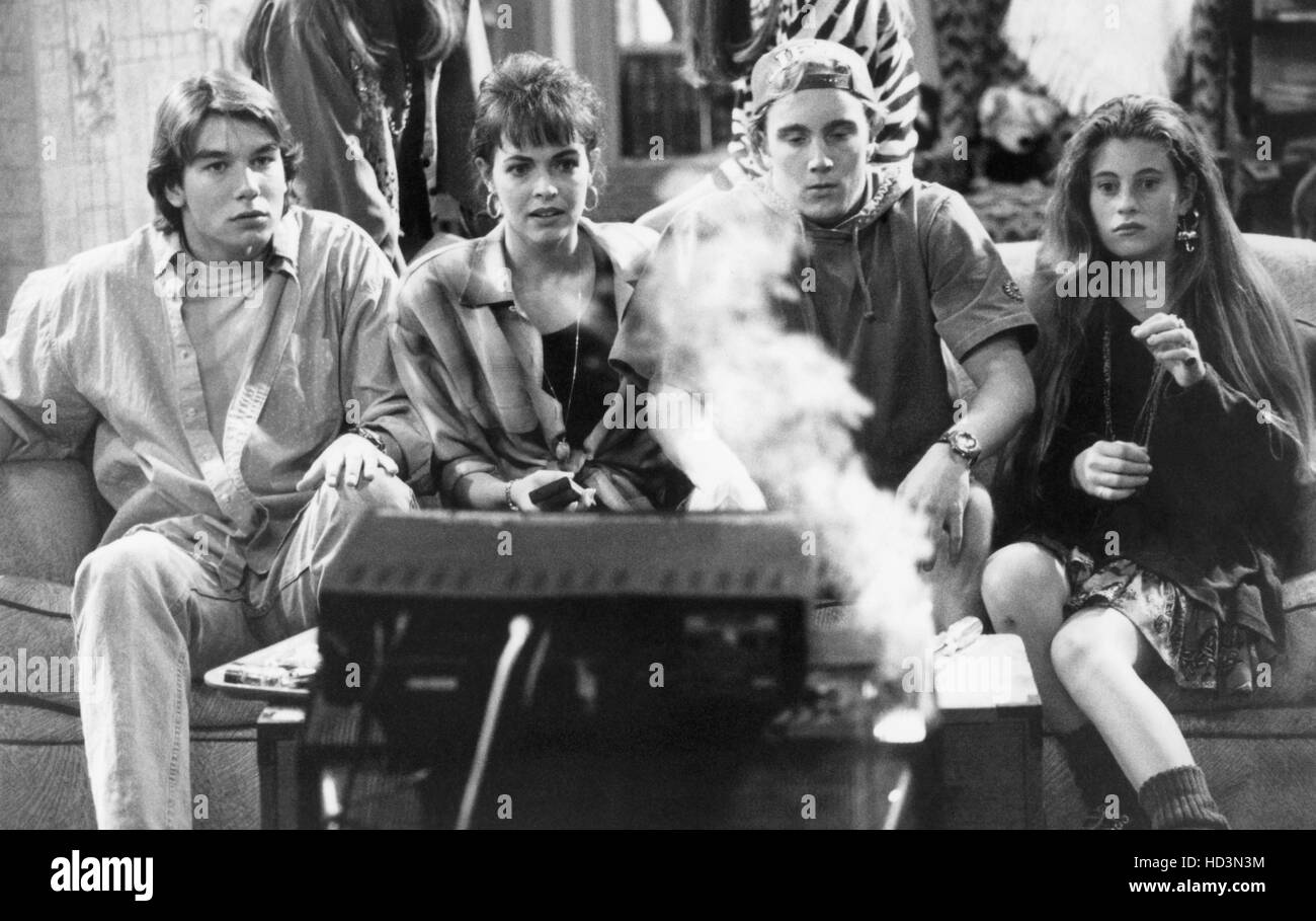 Camp Wilder Jerry O Connell Mary Page Keller Jay Mohr Meghann Haldeman It S A Wonderful Video Season 1 Aired November Stock Photo Alamy