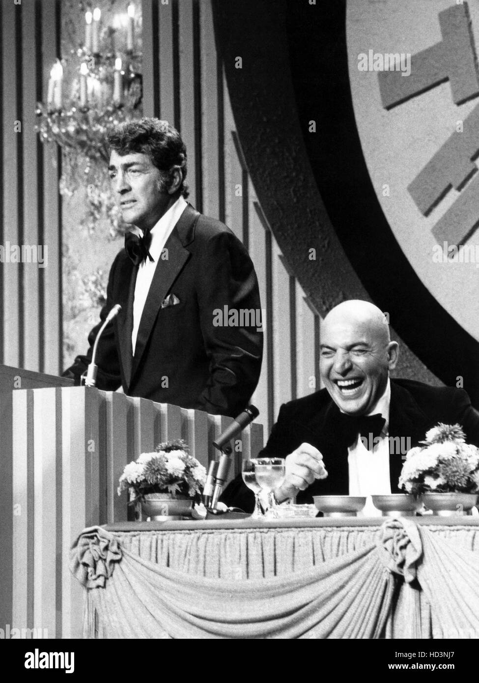 DEAN MARTIN CELEBRITY ROAST, from left Dean Martin, Telly Savalas, 1974 Stock Photo Alamy