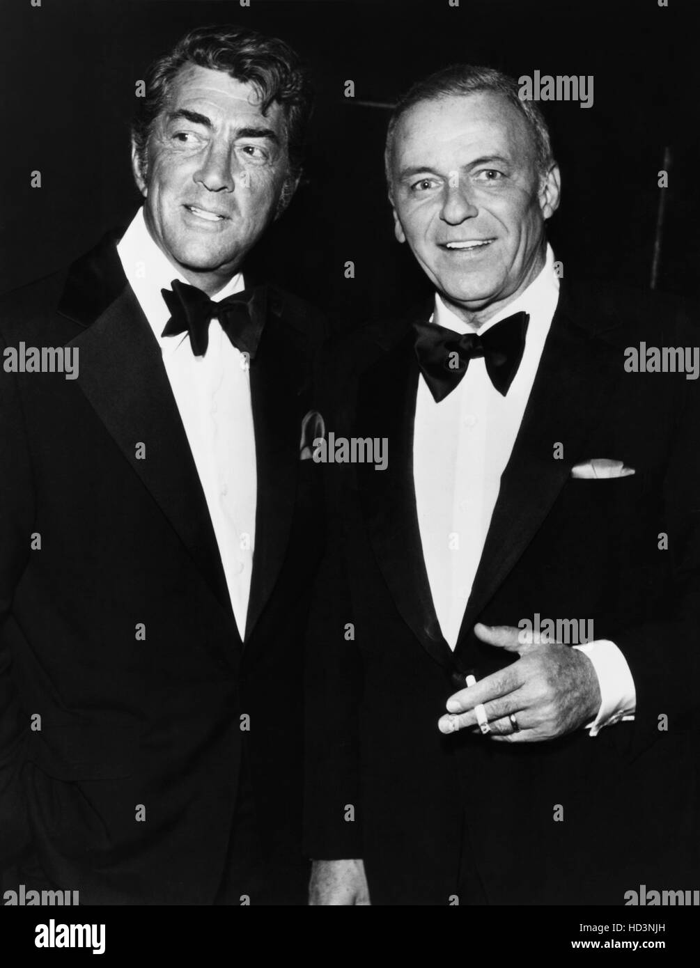 THE DEAN MARTIN CELEBRITY ROAST FRANK SINATRA, from left, host Dean
