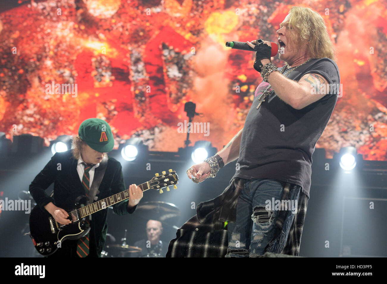 AC/DC perform live in concert Featuring: Axl Rose, Angus Young Where:  Sunrise, Florida, United States When: 31 Aug 2016 Stock Photo - Alamy