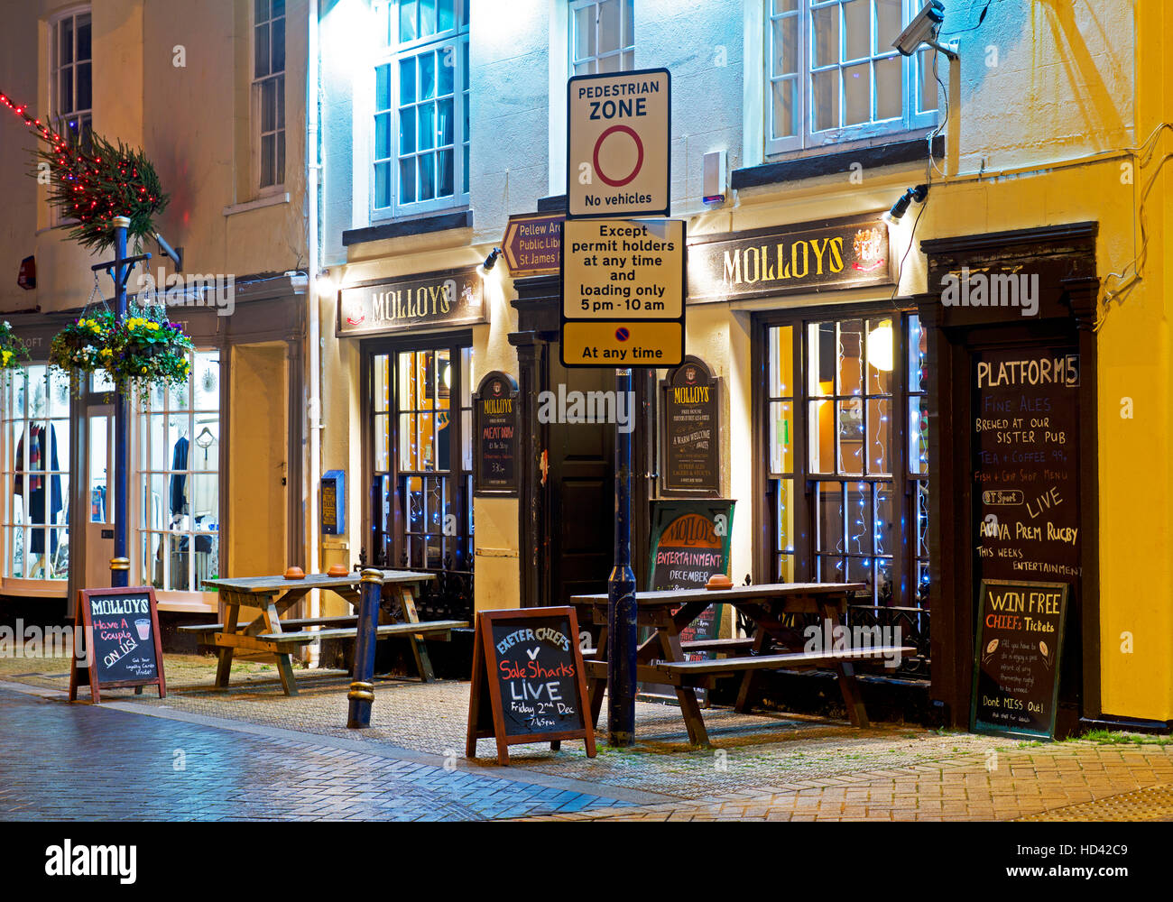 Teignmouth pub hires stock photography and images Alamy