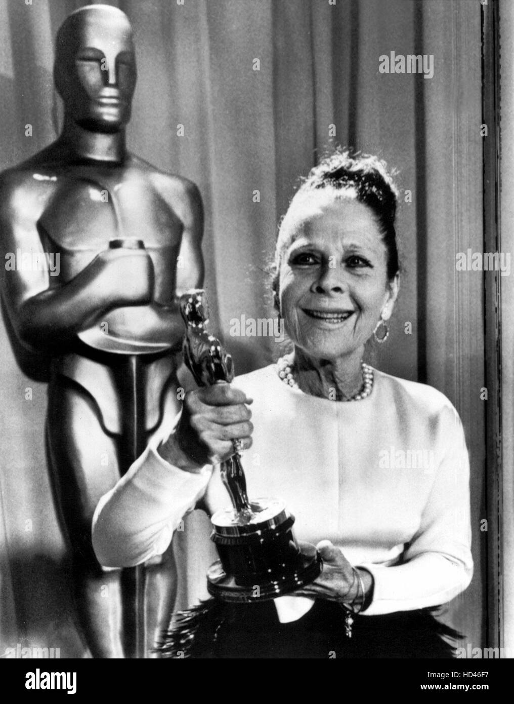 1968 RUTH GORDON [Best Supporting Actress, ROSEMARY'S BABY], happily